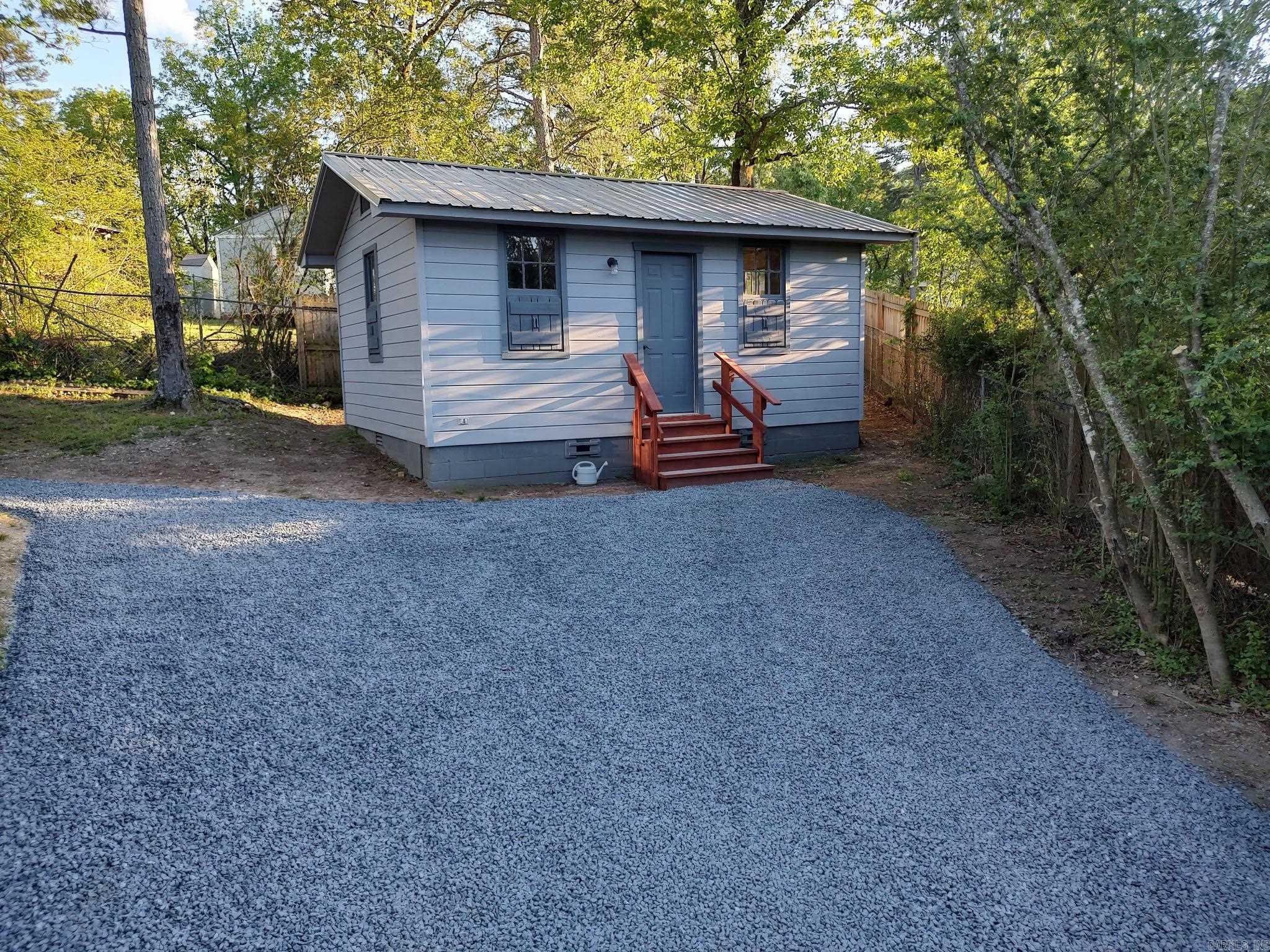 117  Circle  Mount Ida, AR