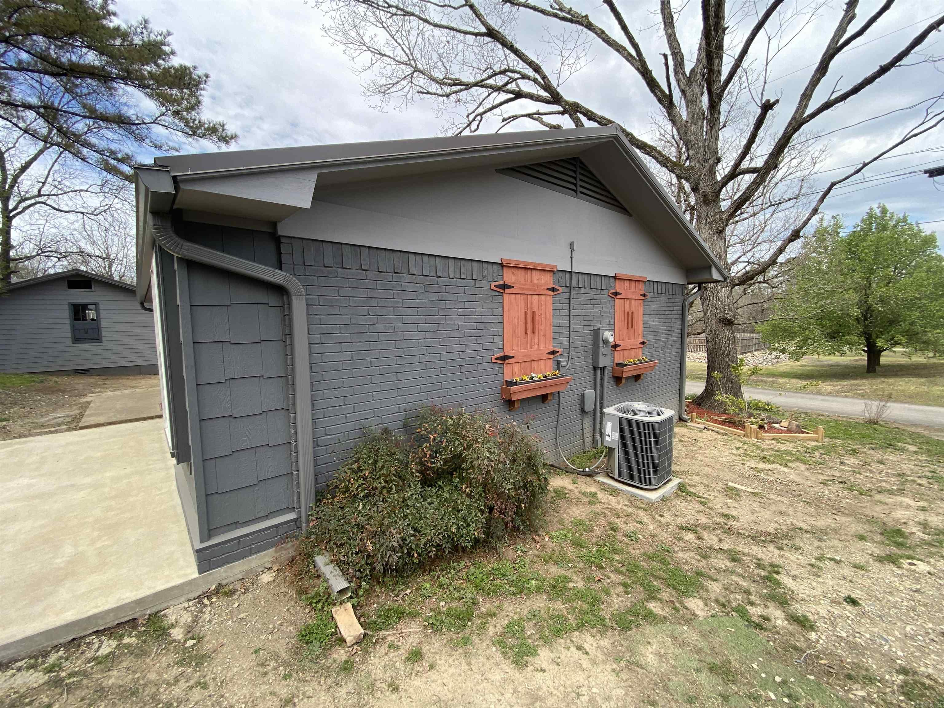 117  Circle  Mount Ida, AR