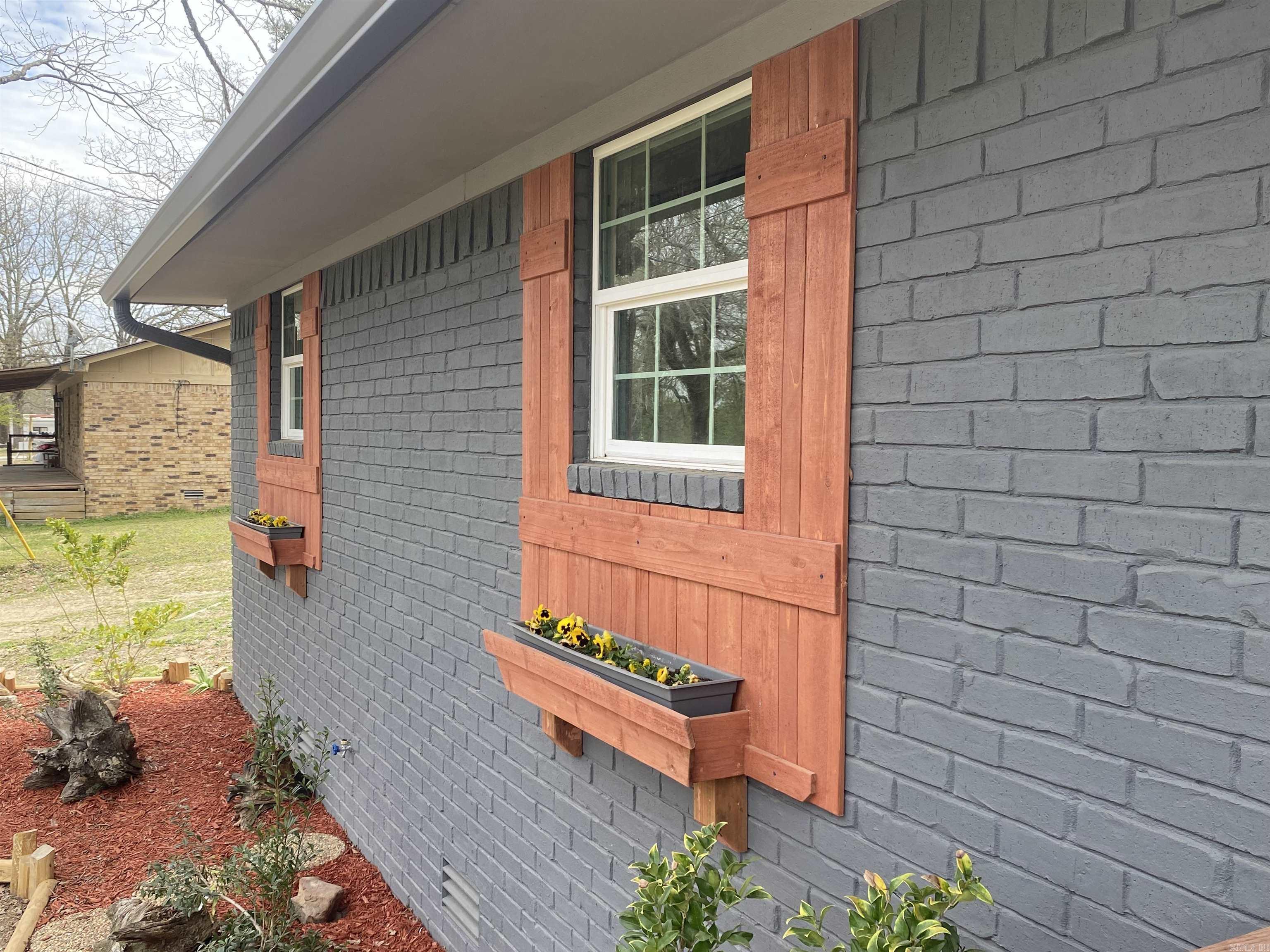 117  Circle  Mount Ida, AR