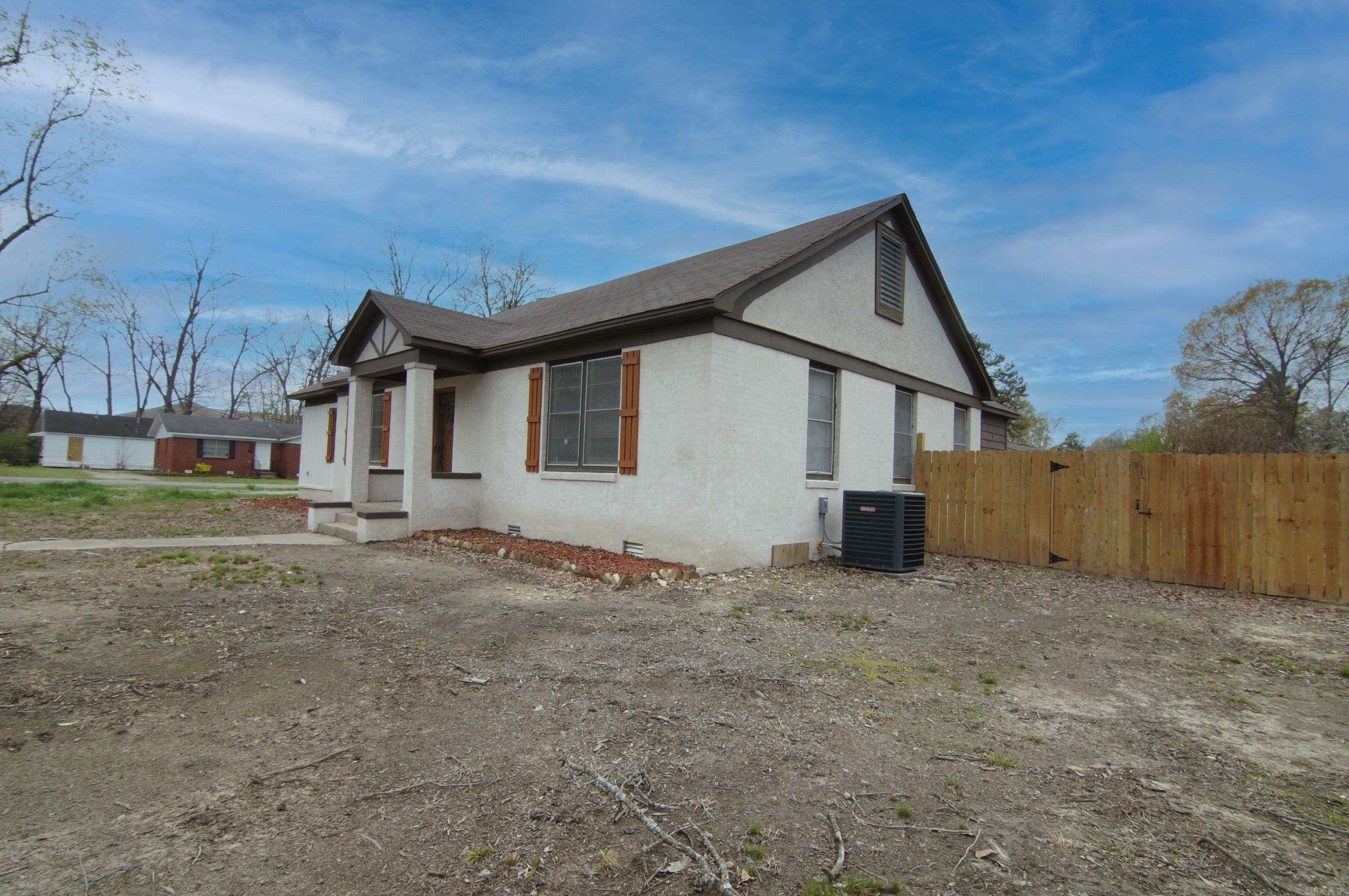 220  College St  Lonoke, AR
