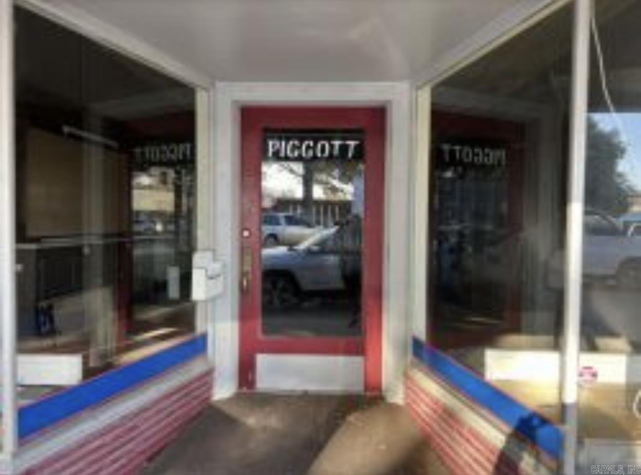 231 W Main St  Piggott, AR