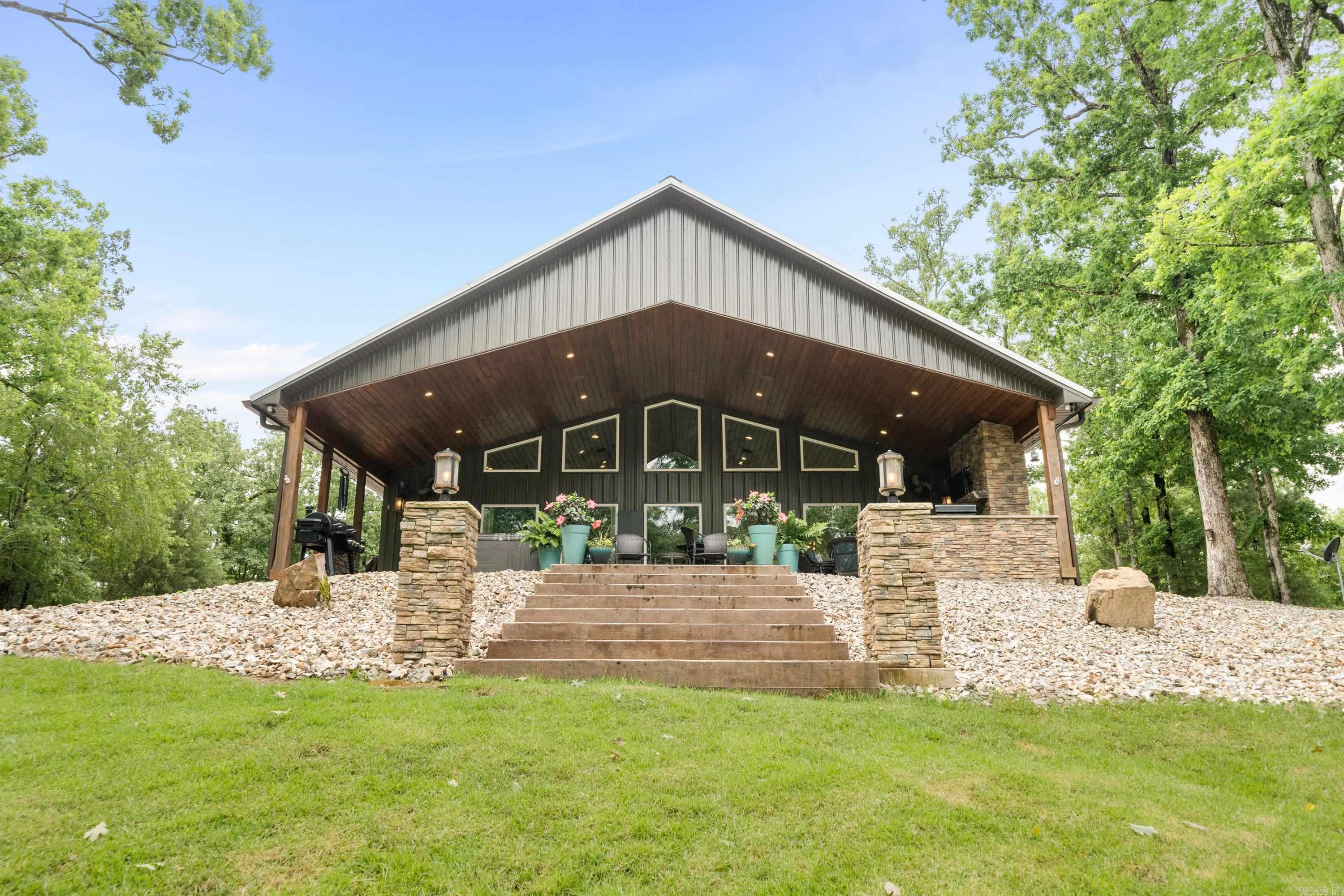 329  Woodview  Royal, AR