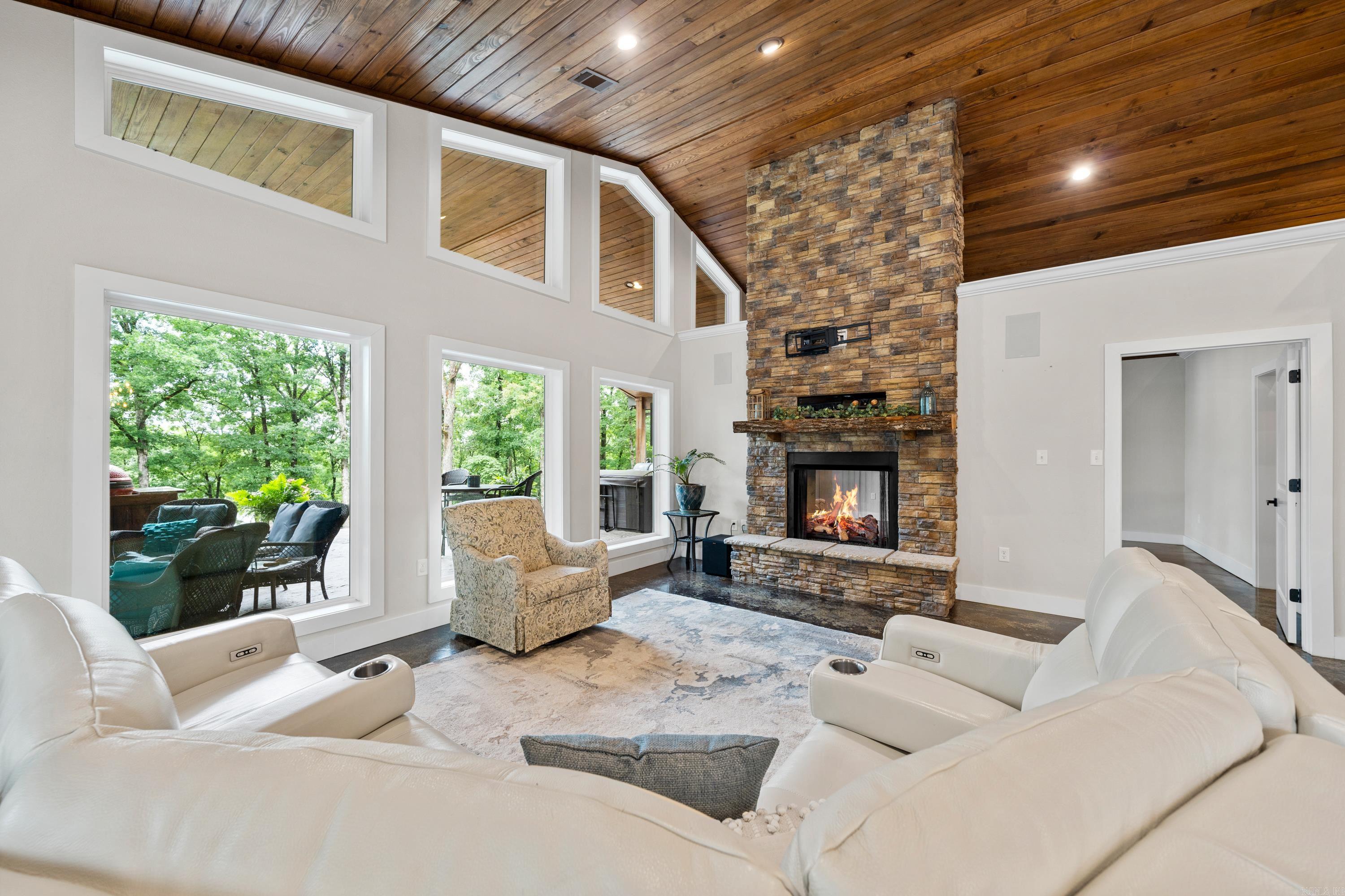 329  Woodview  Royal, AR