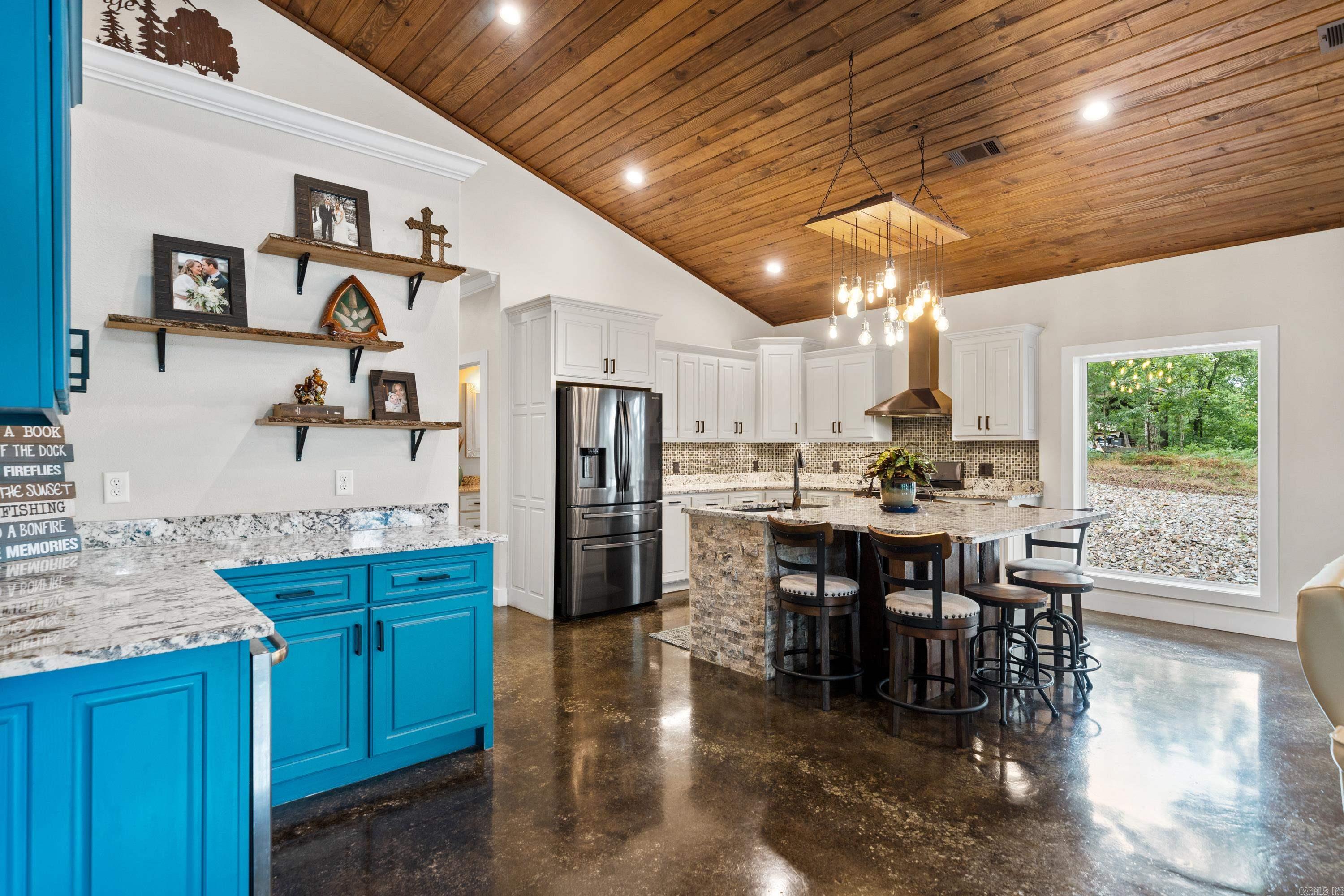 329  Woodview  Royal, AR