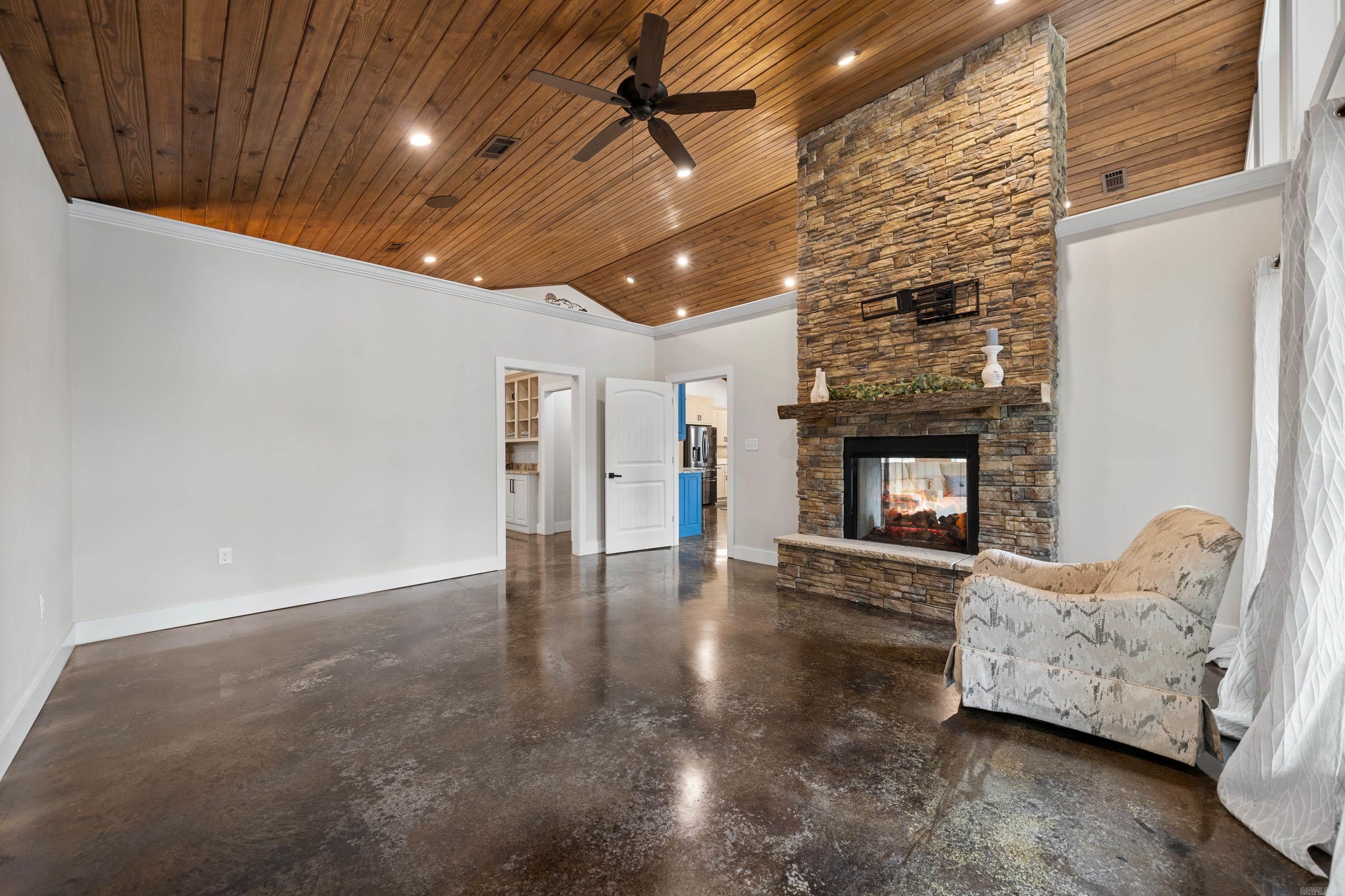 329  Woodview  Royal, AR