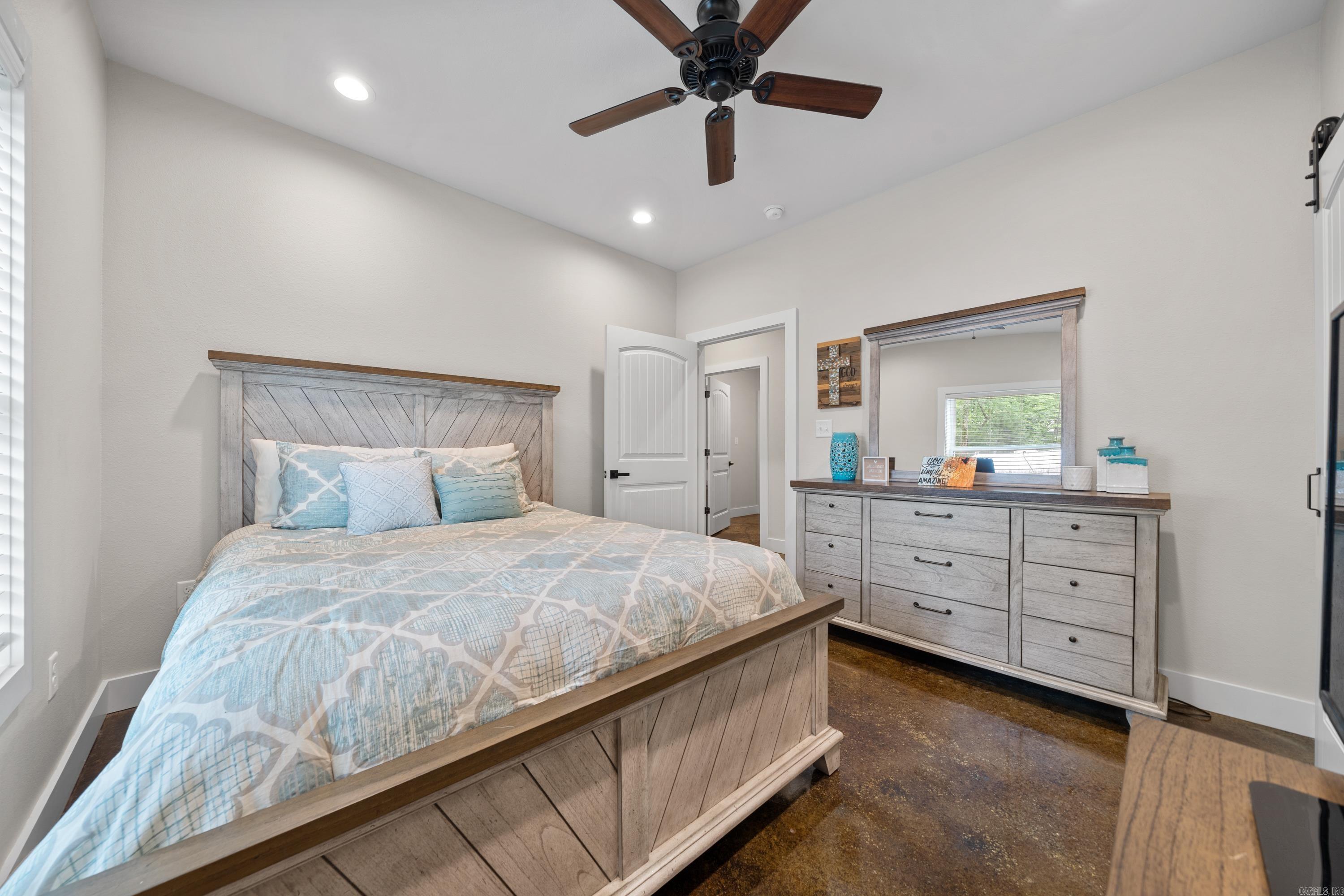 329  Woodview  Royal, AR