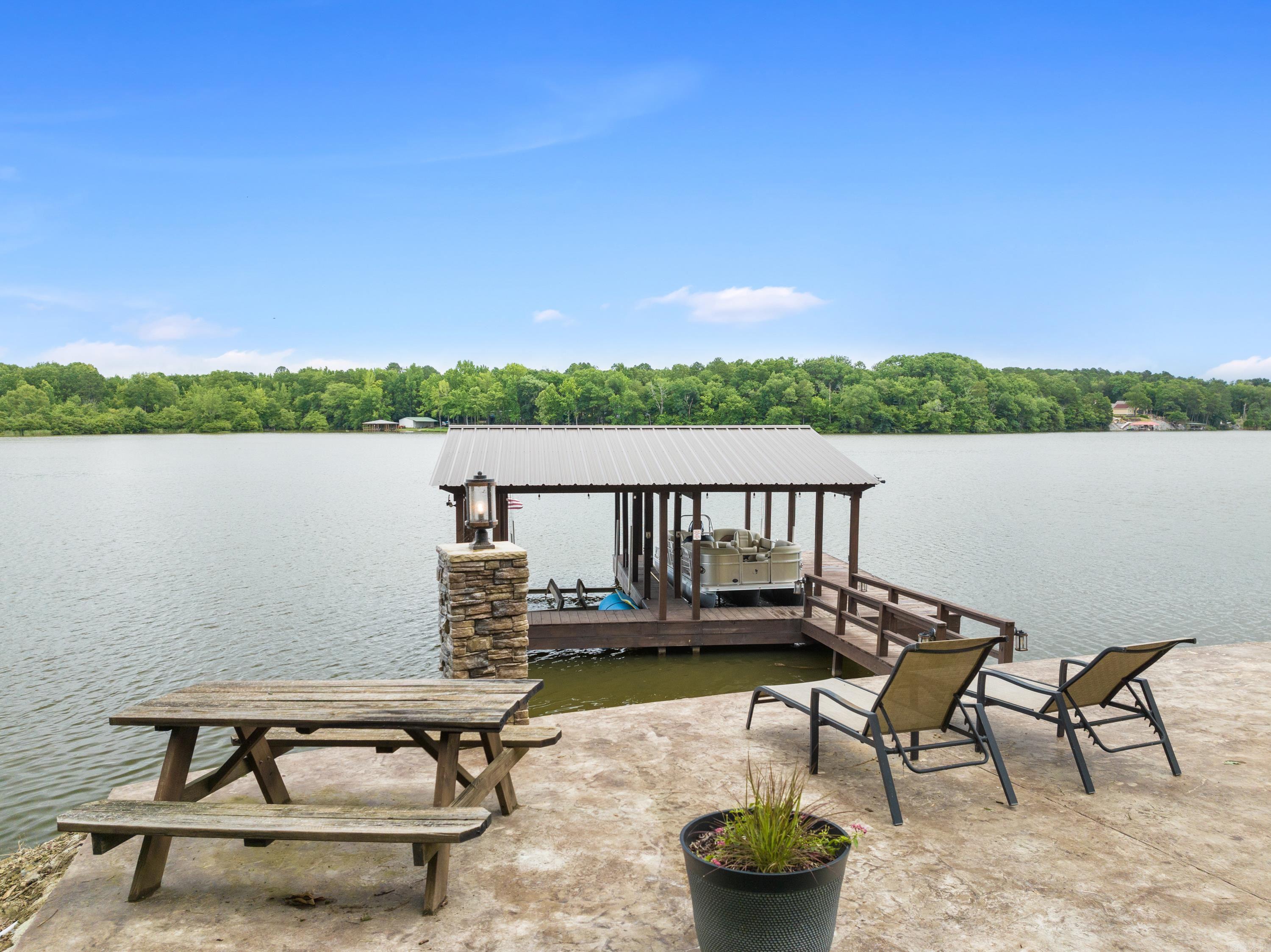 329  Woodview  Royal, AR