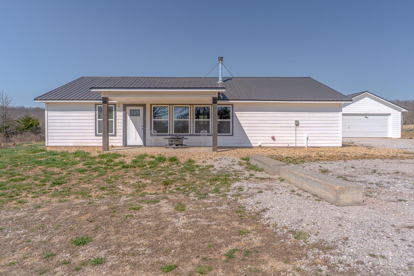 1665  NC 1600  Compton, AR