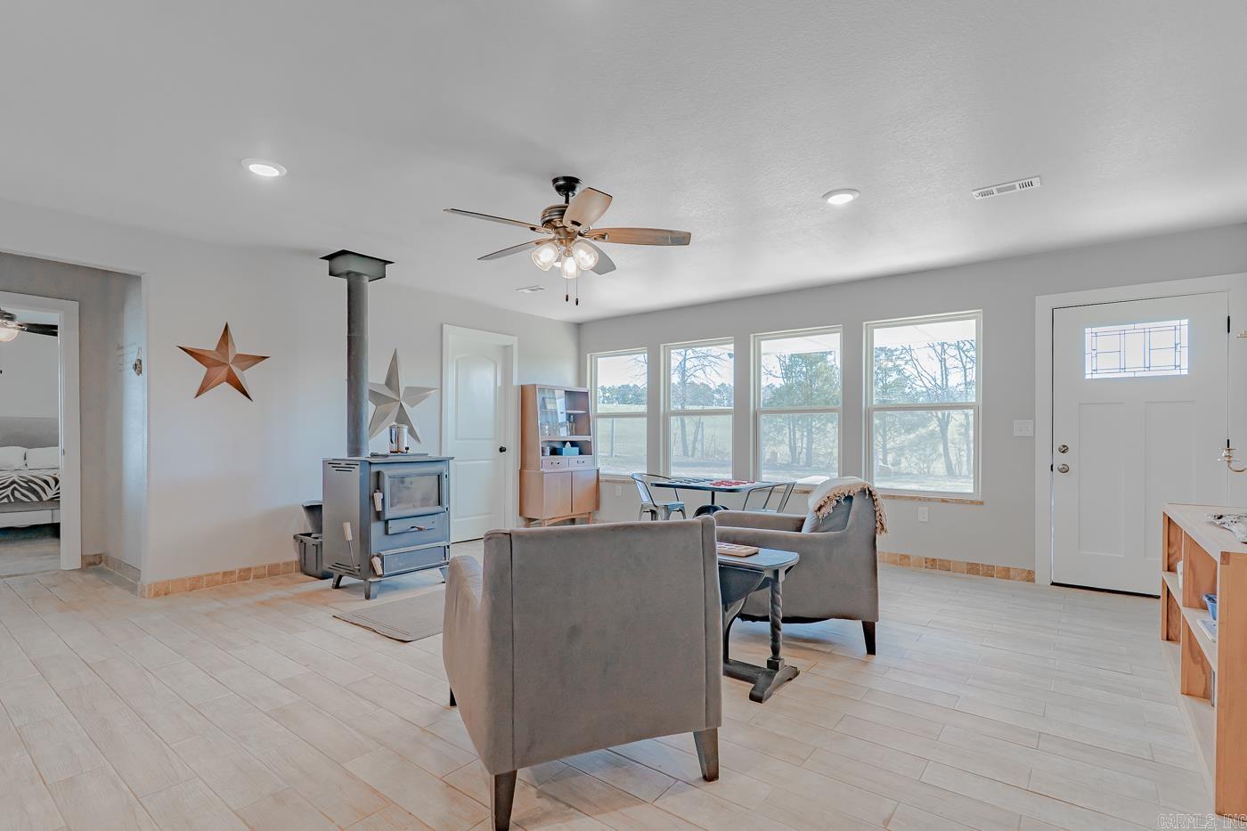 1665  NC 1600  Compton, AR