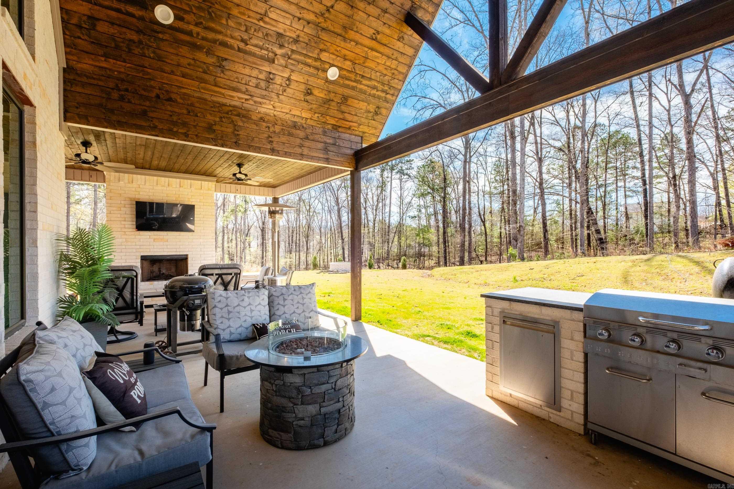 2072  Mohegan Trail  Benton, AR