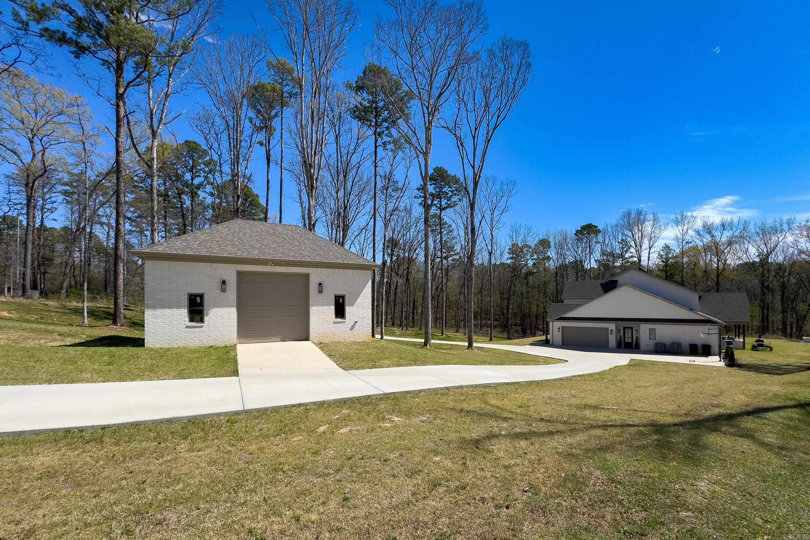 2072  Mohegan Trail  Benton, AR