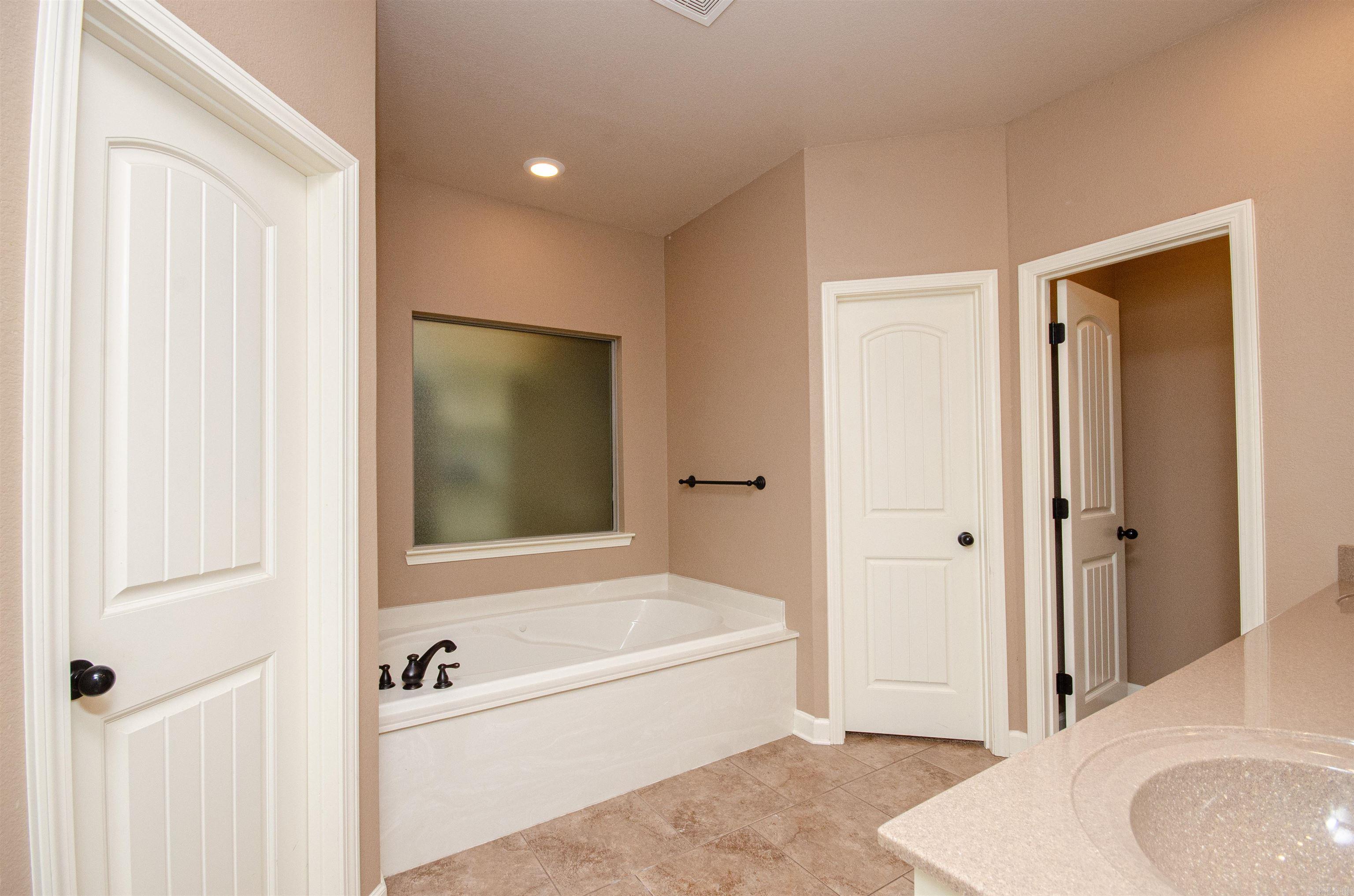 10  Sablewood  Greenbrier, AR