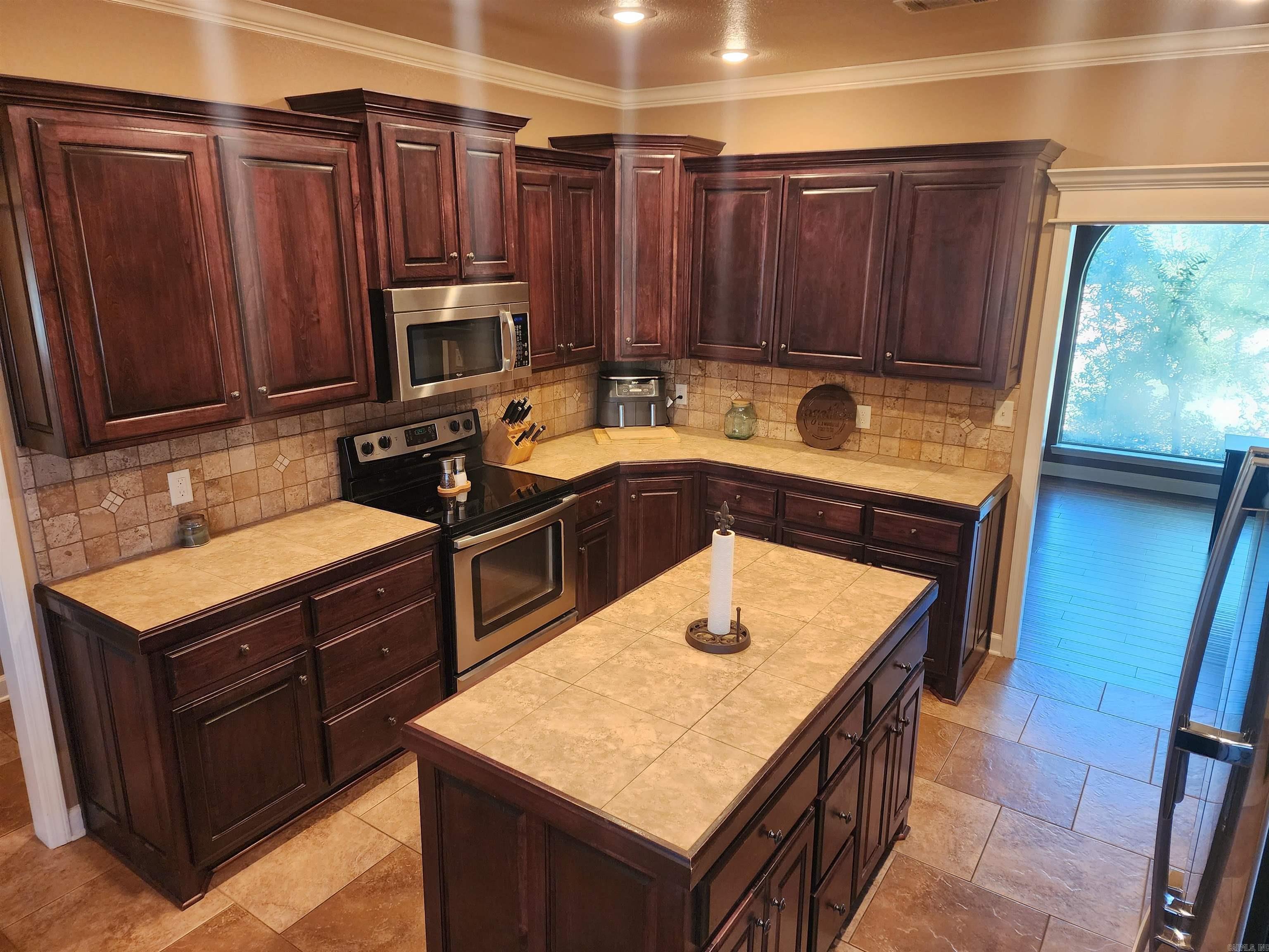 10  Sablewood  Greenbrier, AR
