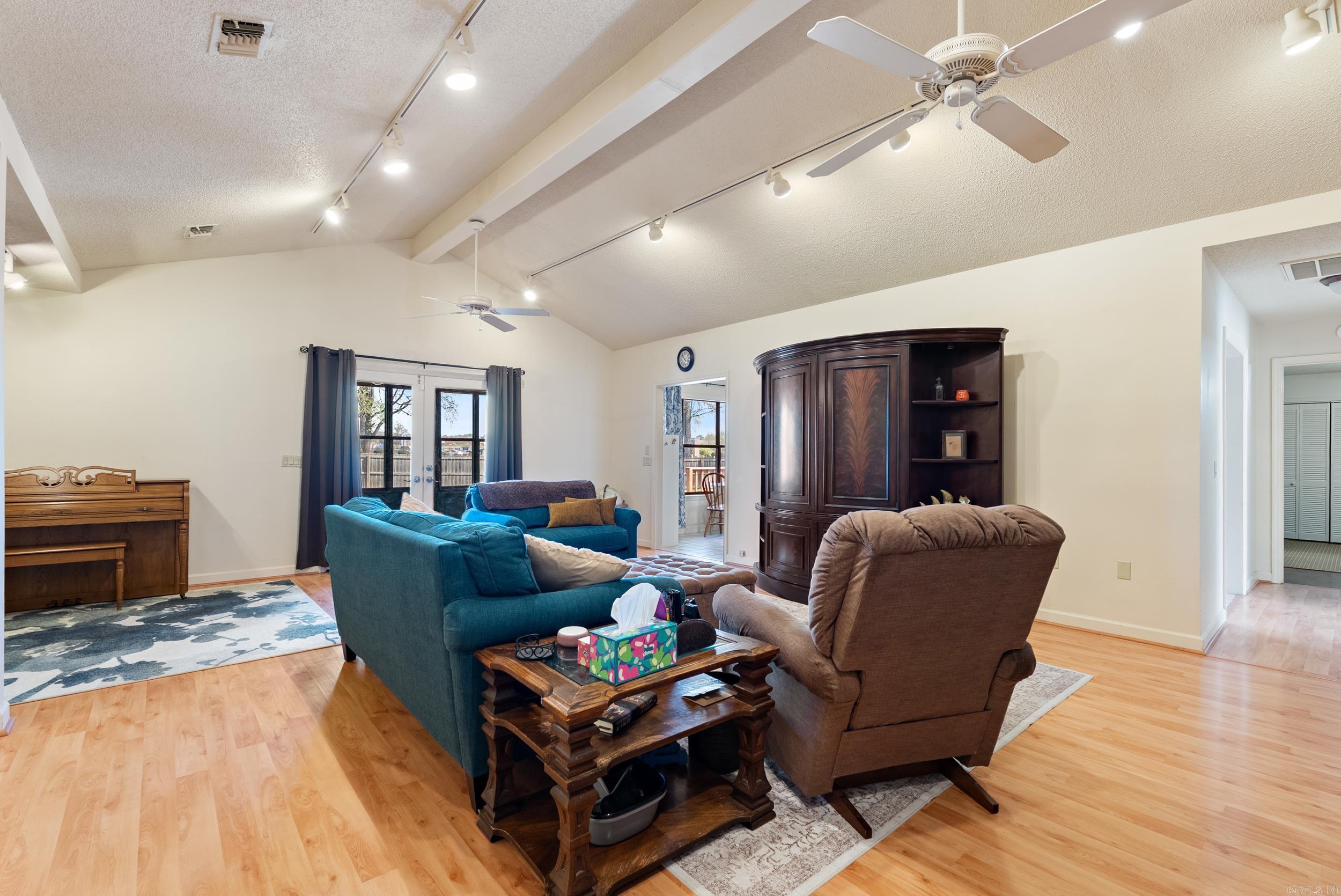 23  Hogan  Maumelle, AR