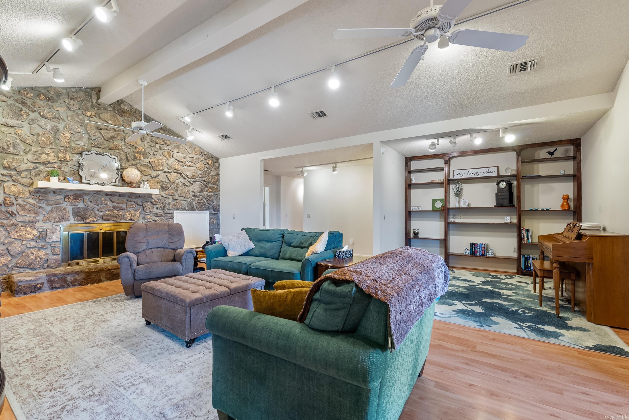 23  Hogan  Maumelle, AR