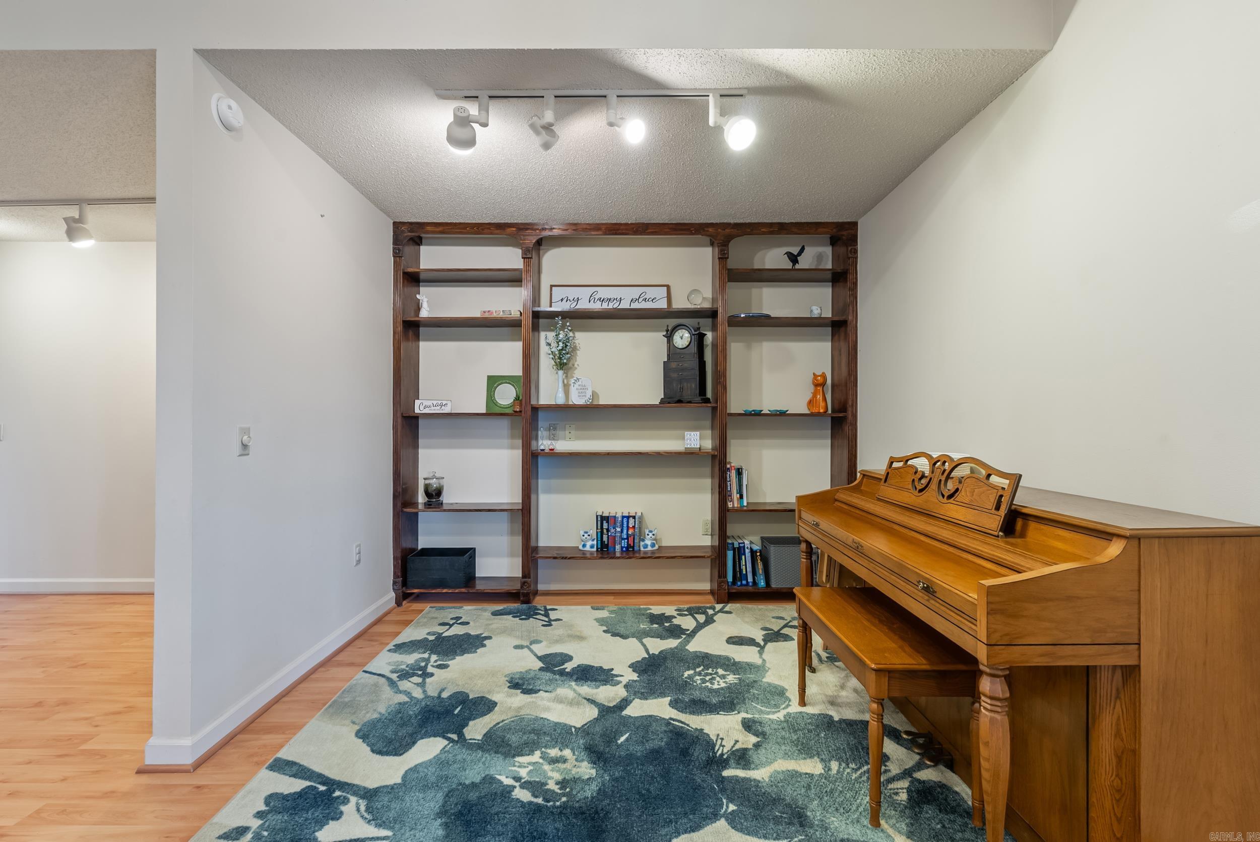 23  Hogan  Maumelle, AR