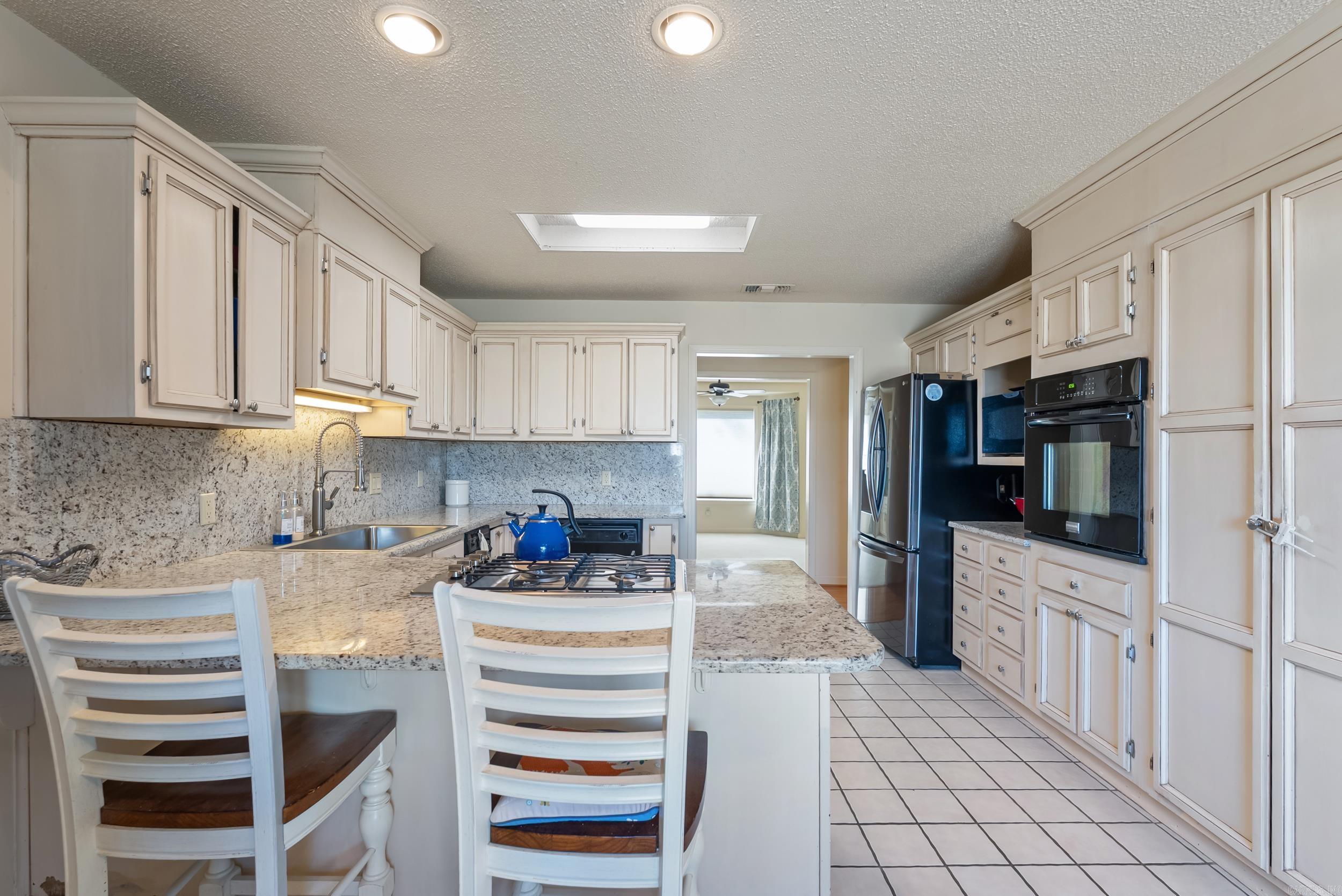 23  Hogan  Maumelle, AR