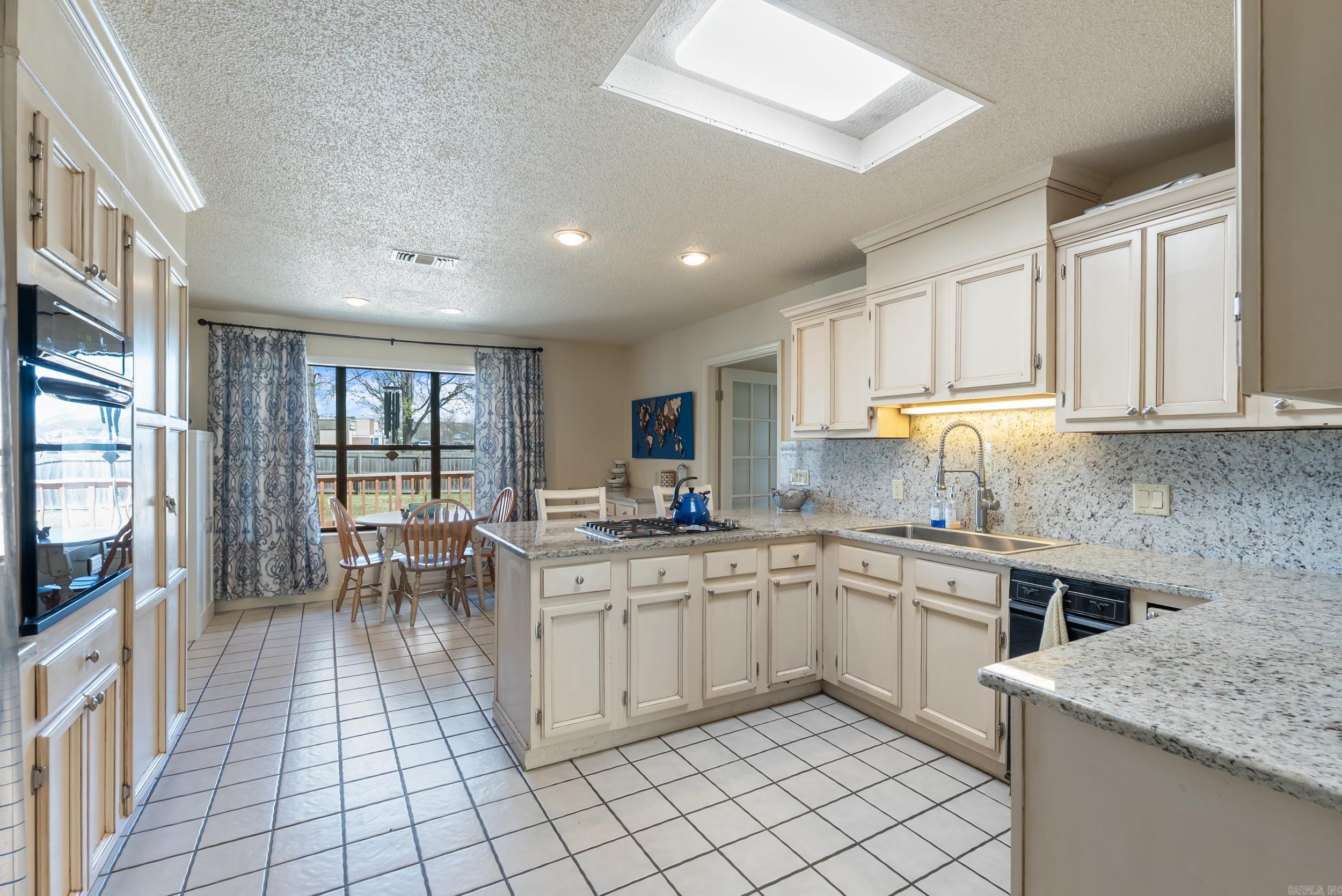 23  Hogan  Maumelle, AR