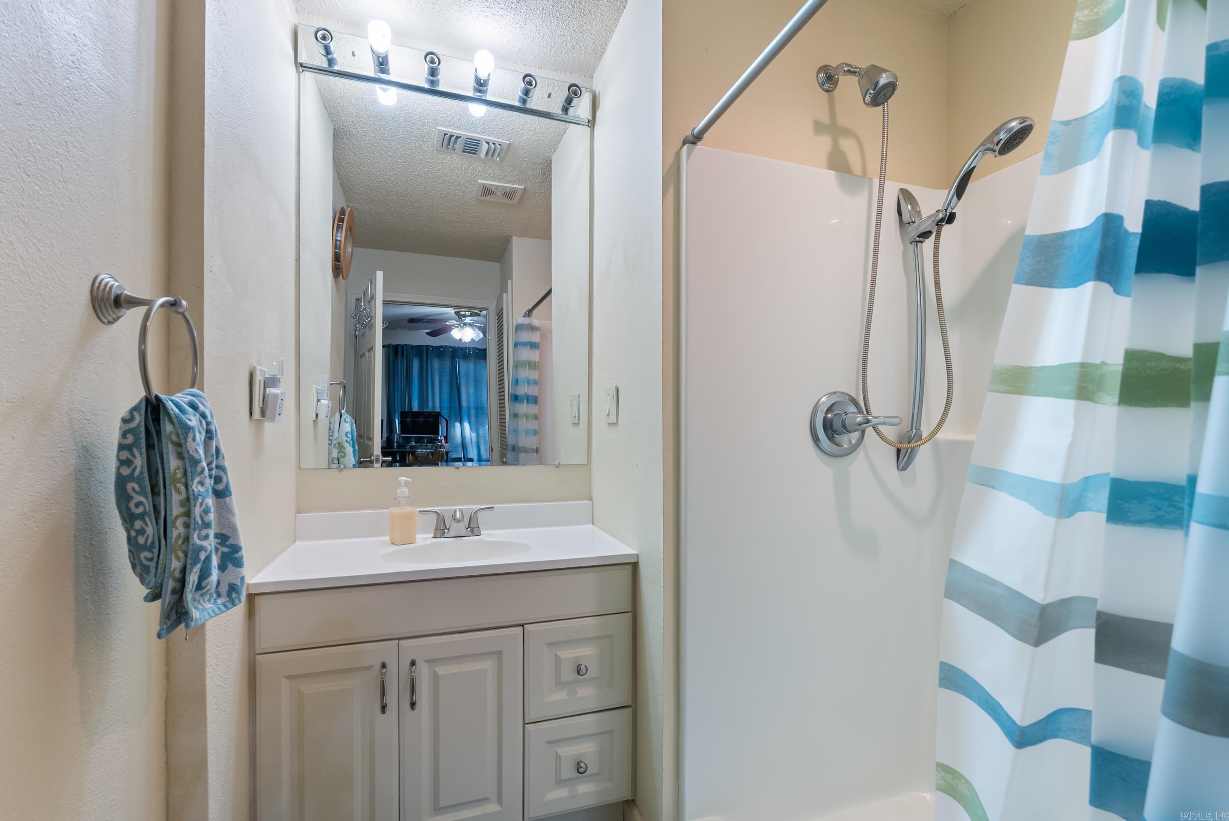 23  Hogan  Maumelle, AR