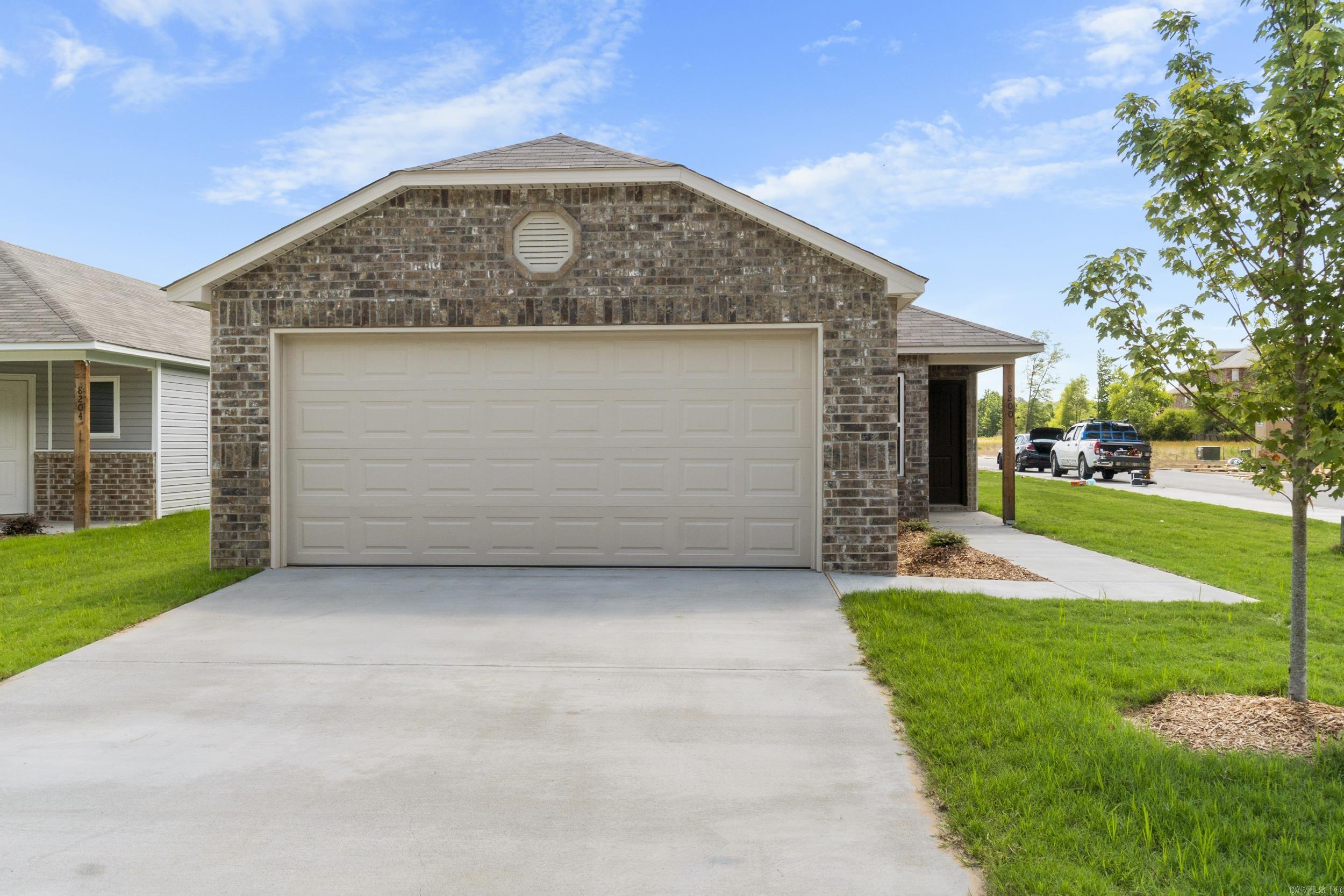 8200 Fitzgerald Lane North Little Rock, AR 72113