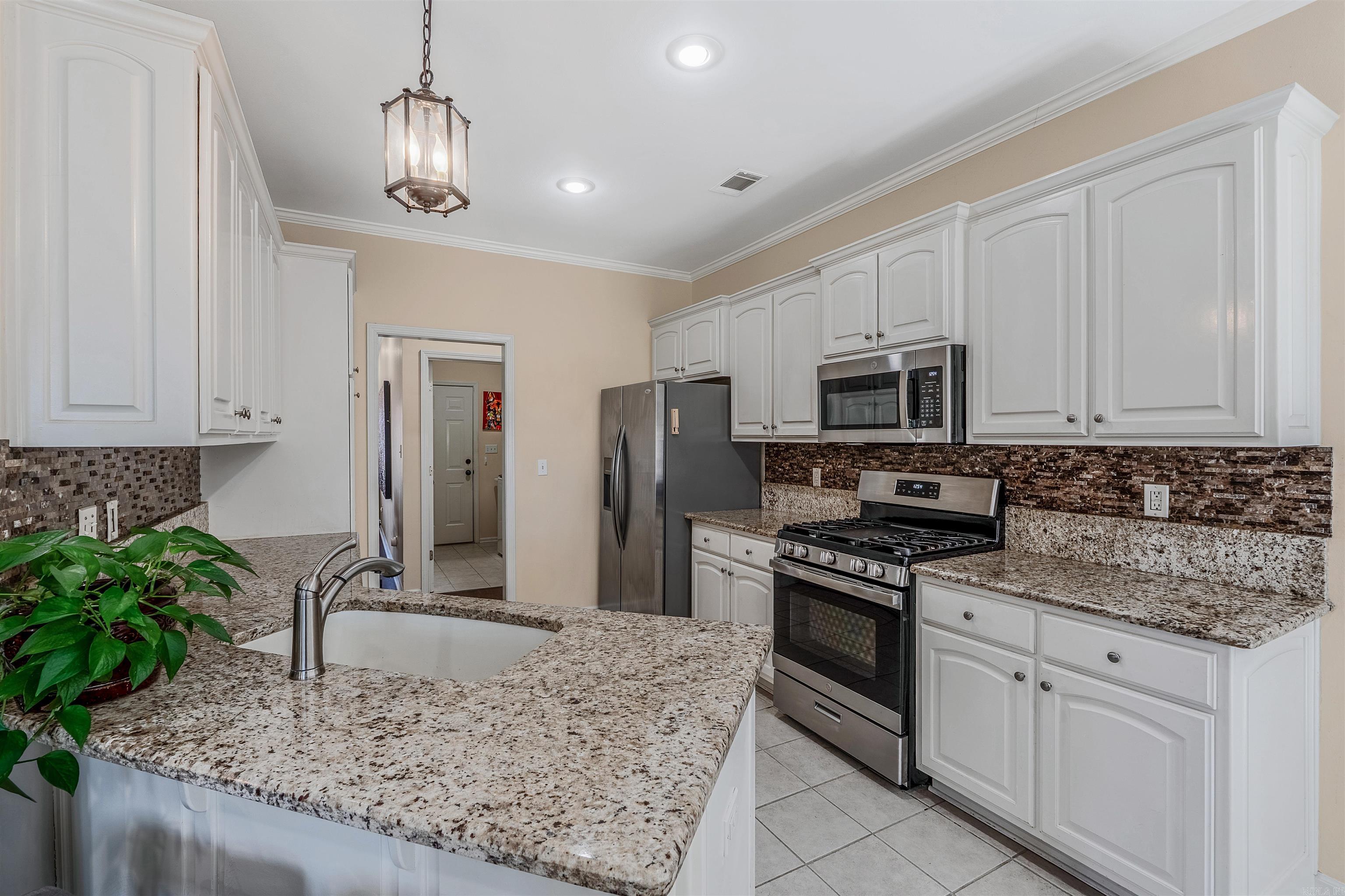 5 Topaz Lane Maumelle, AR 72113