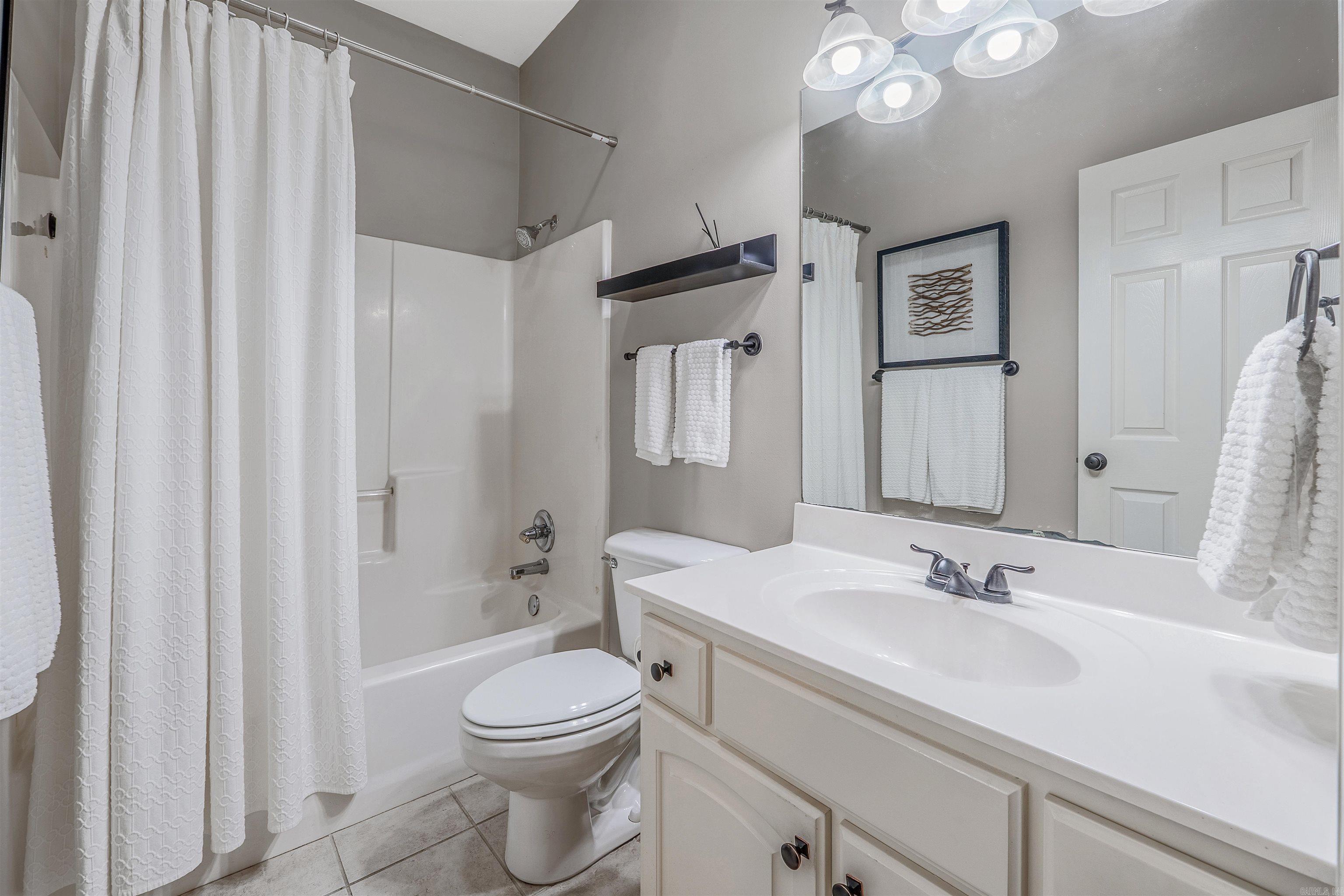 5 Topaz Lane Maumelle, AR 72113
