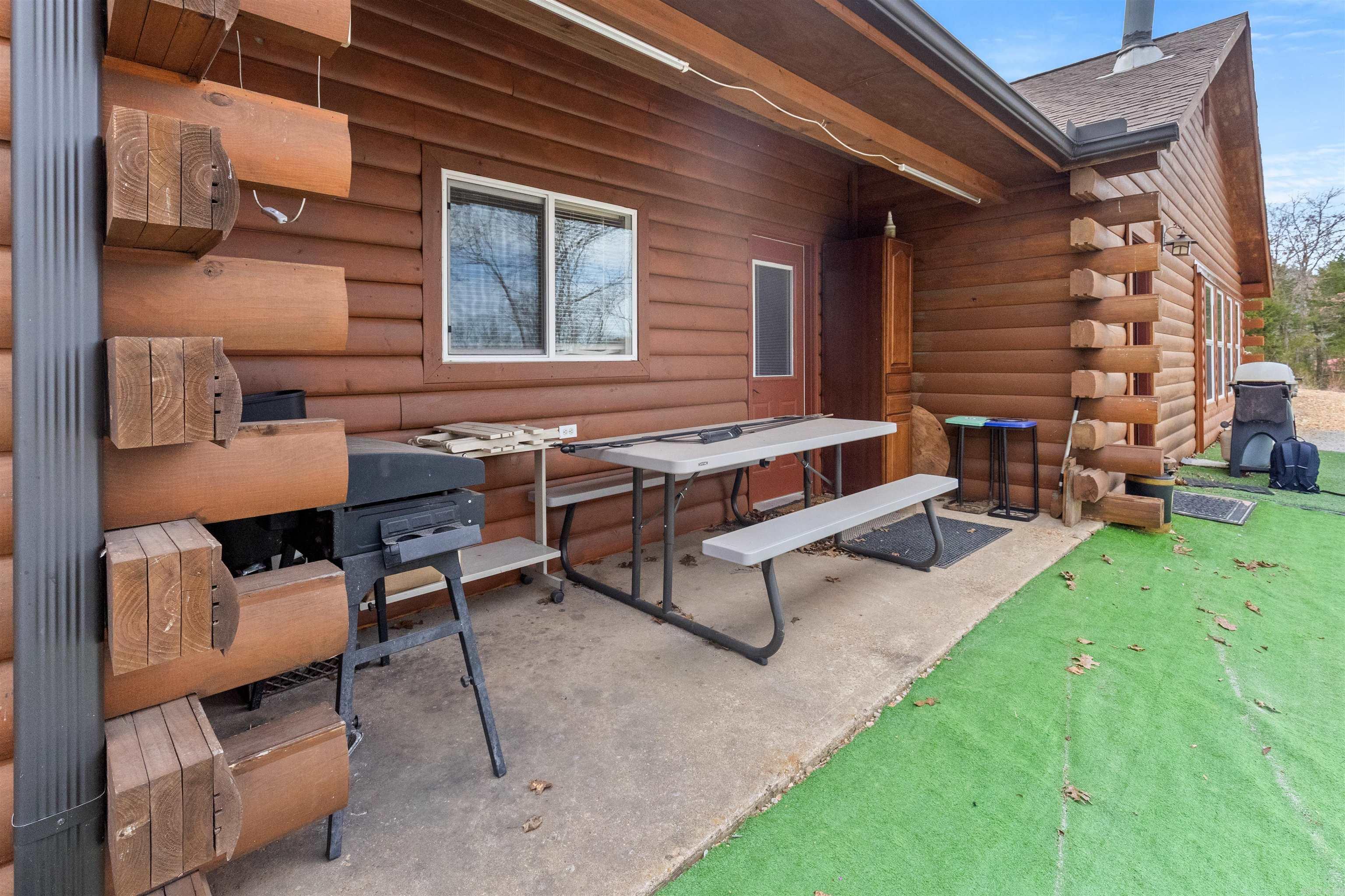 381 Alabaster Lane Yellville, AR 72687