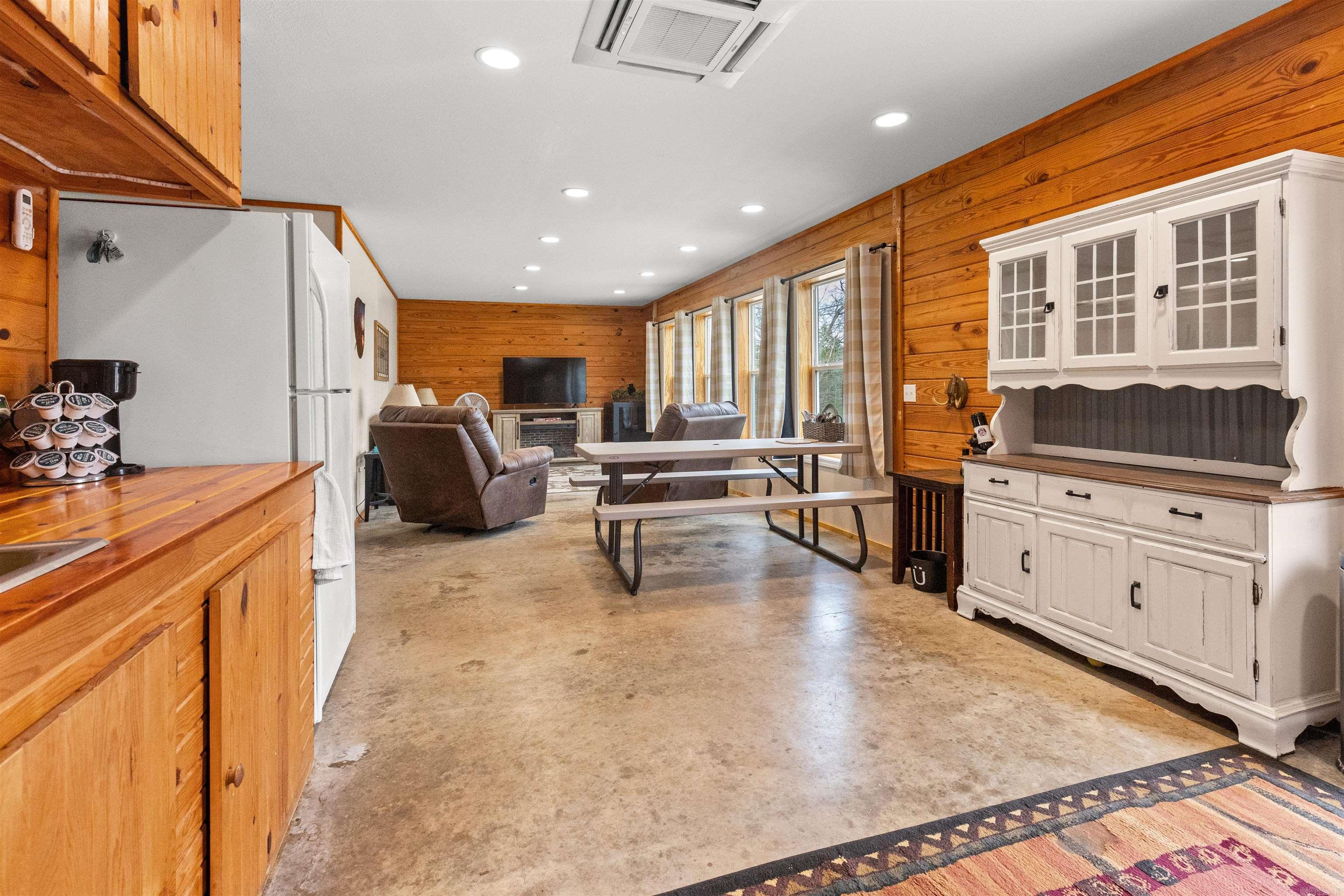 381 Alabaster Lane Yellville, AR 72687