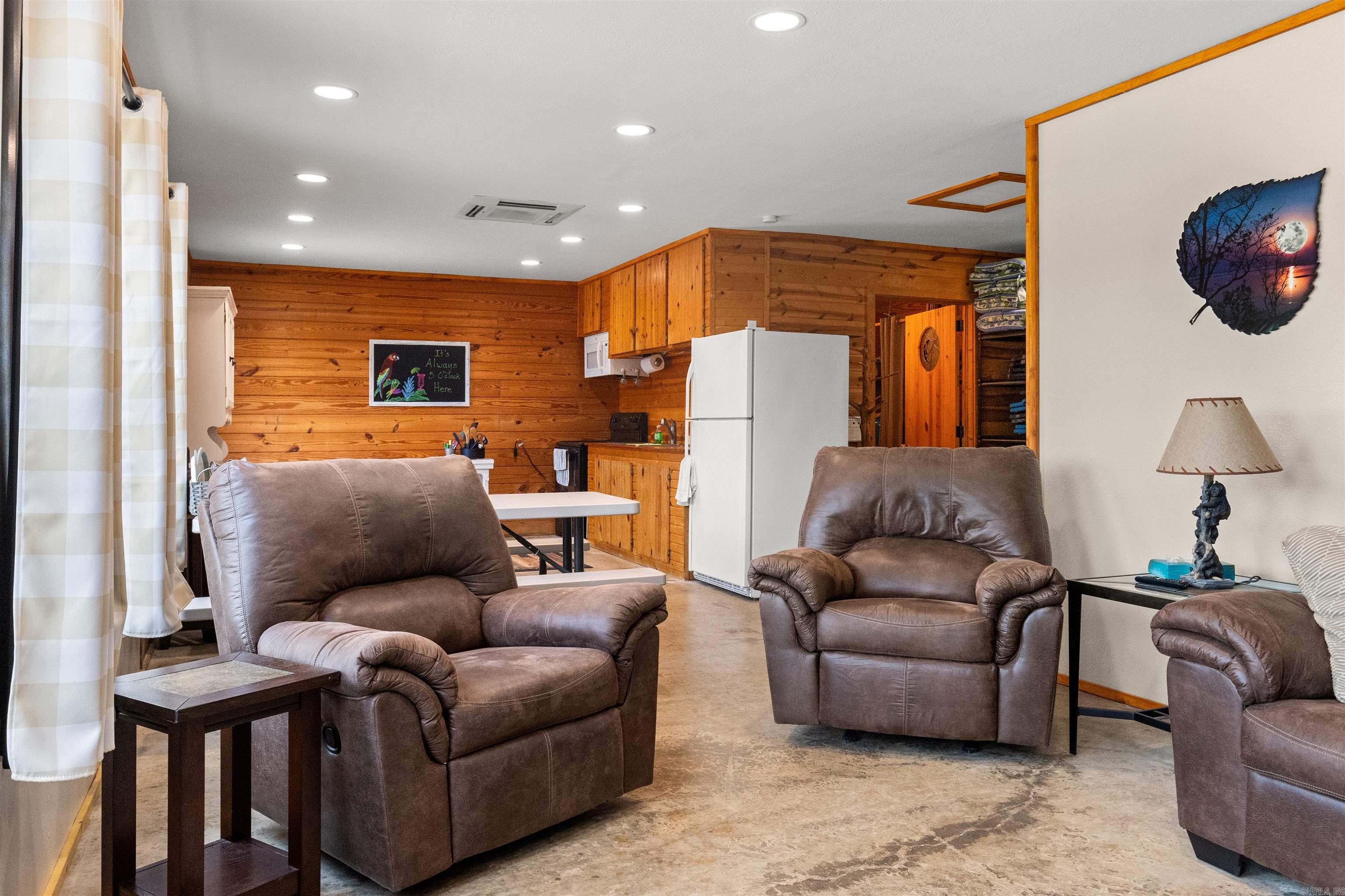 381 Alabaster Lane Yellville, AR 72687