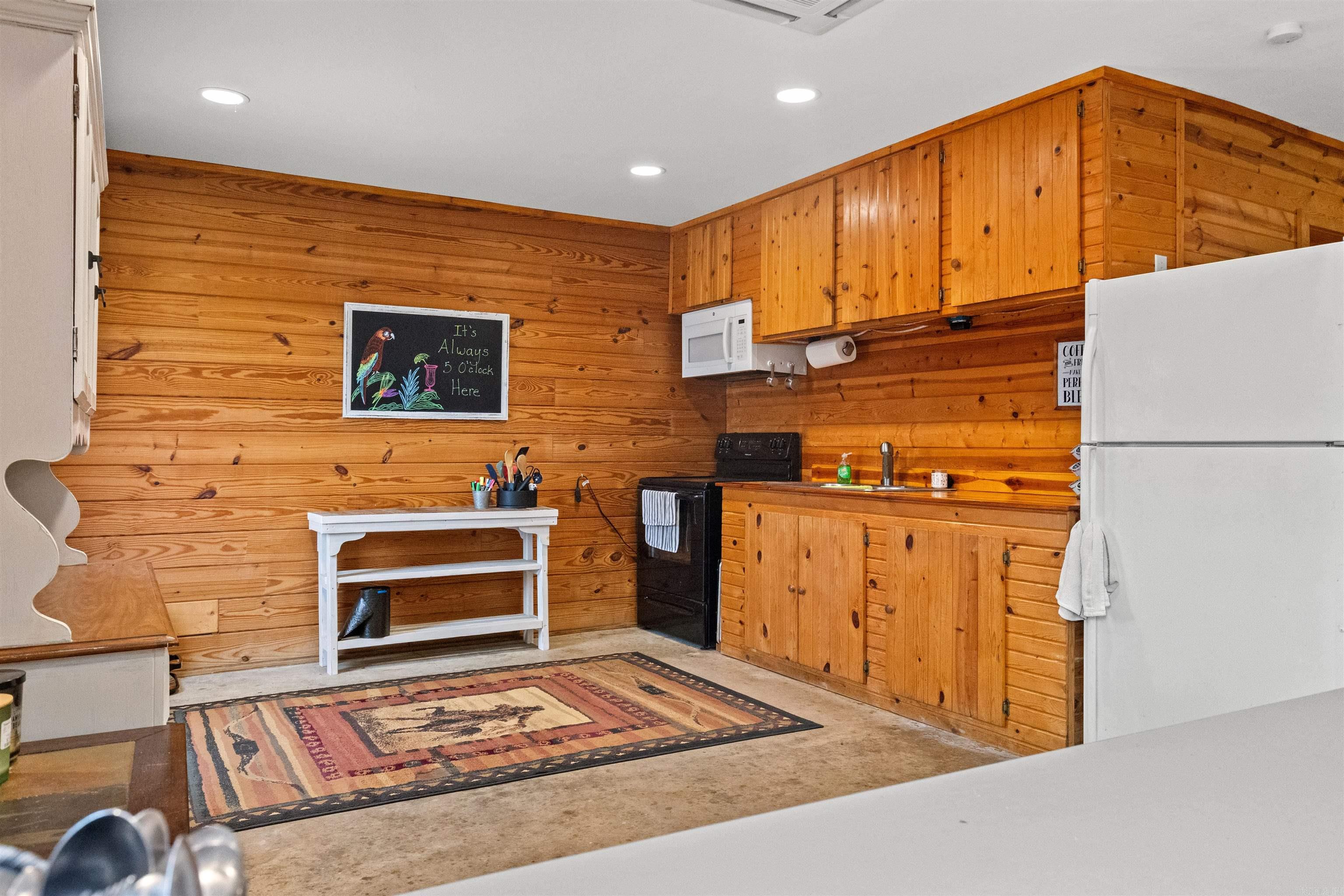 381 Alabaster Lane Yellville, AR 72687
