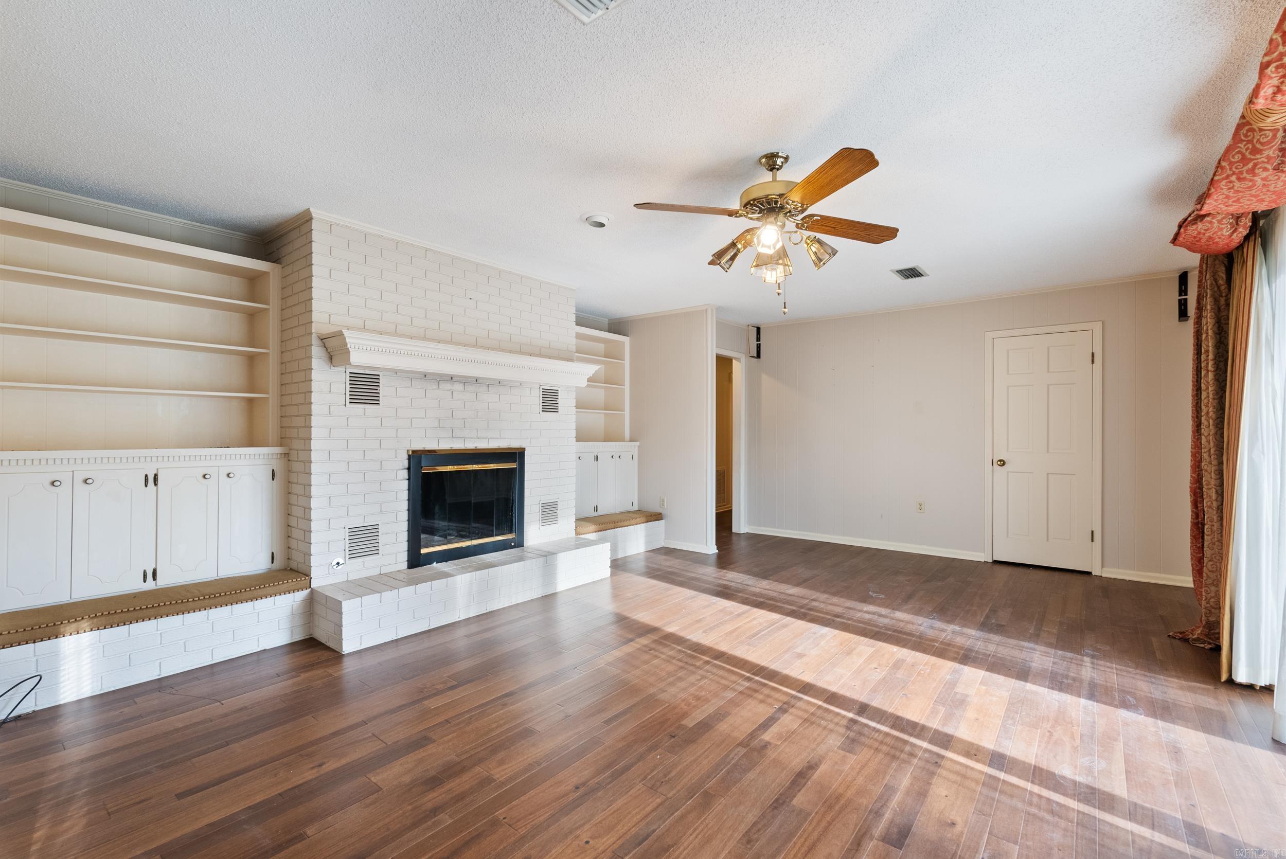10  Deerwood Dr  Conway, AR