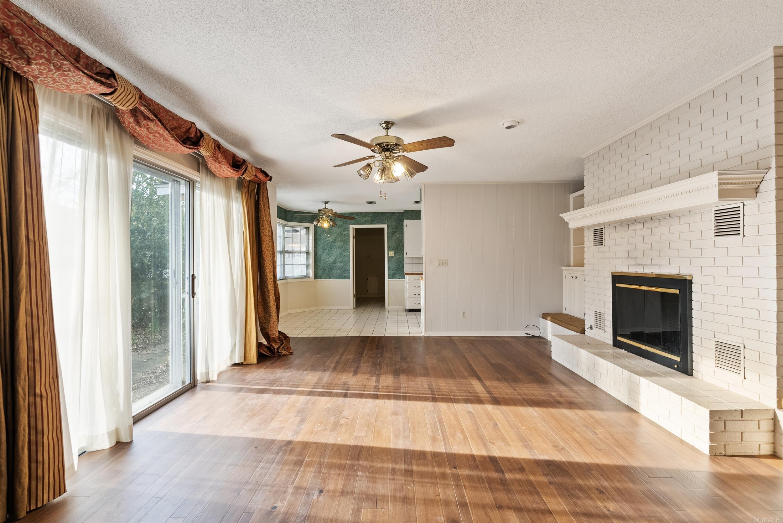 10  Deerwood Dr  Conway, AR
