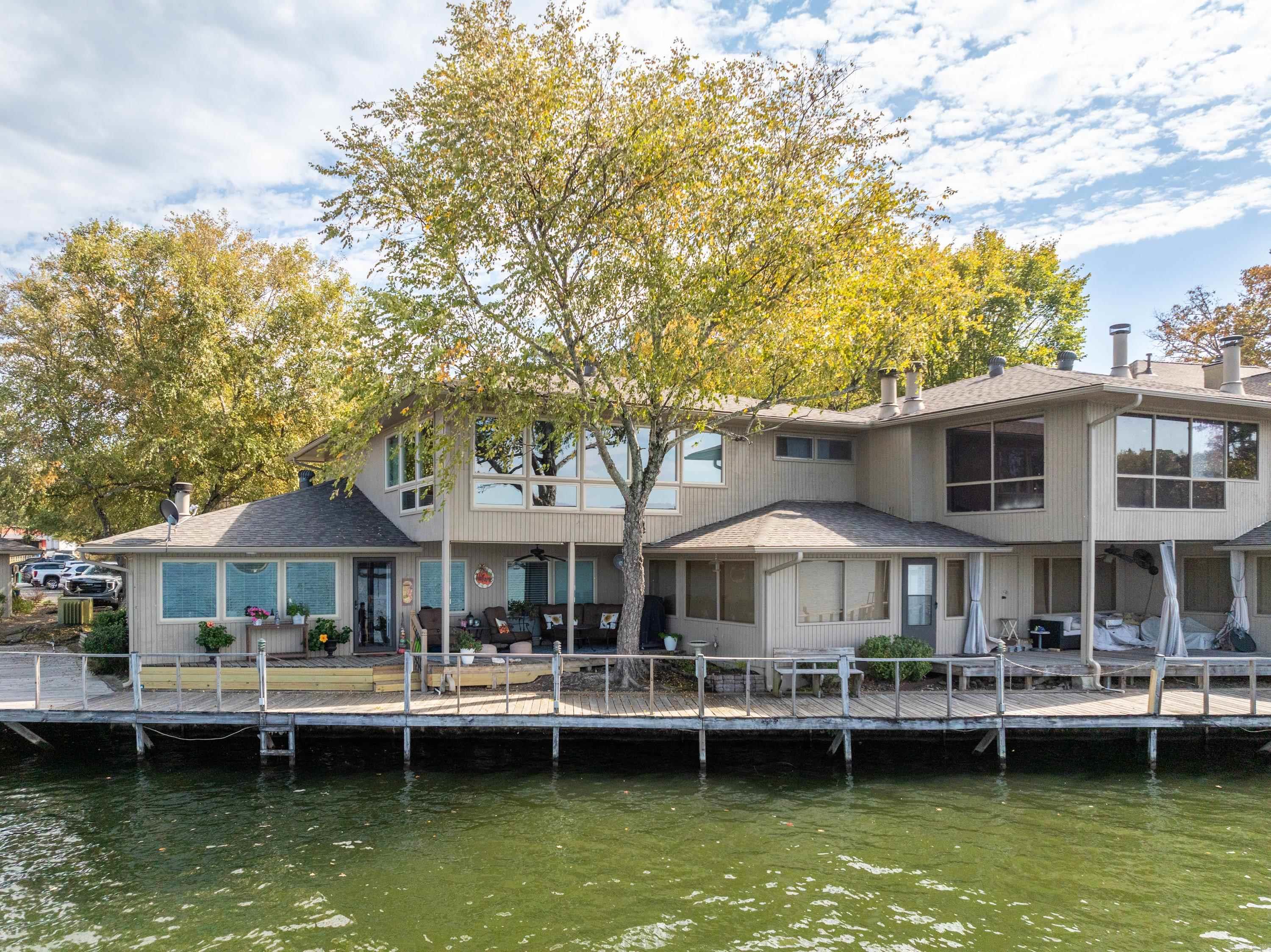 100 Bayou Point Hot Springs, AR 71913