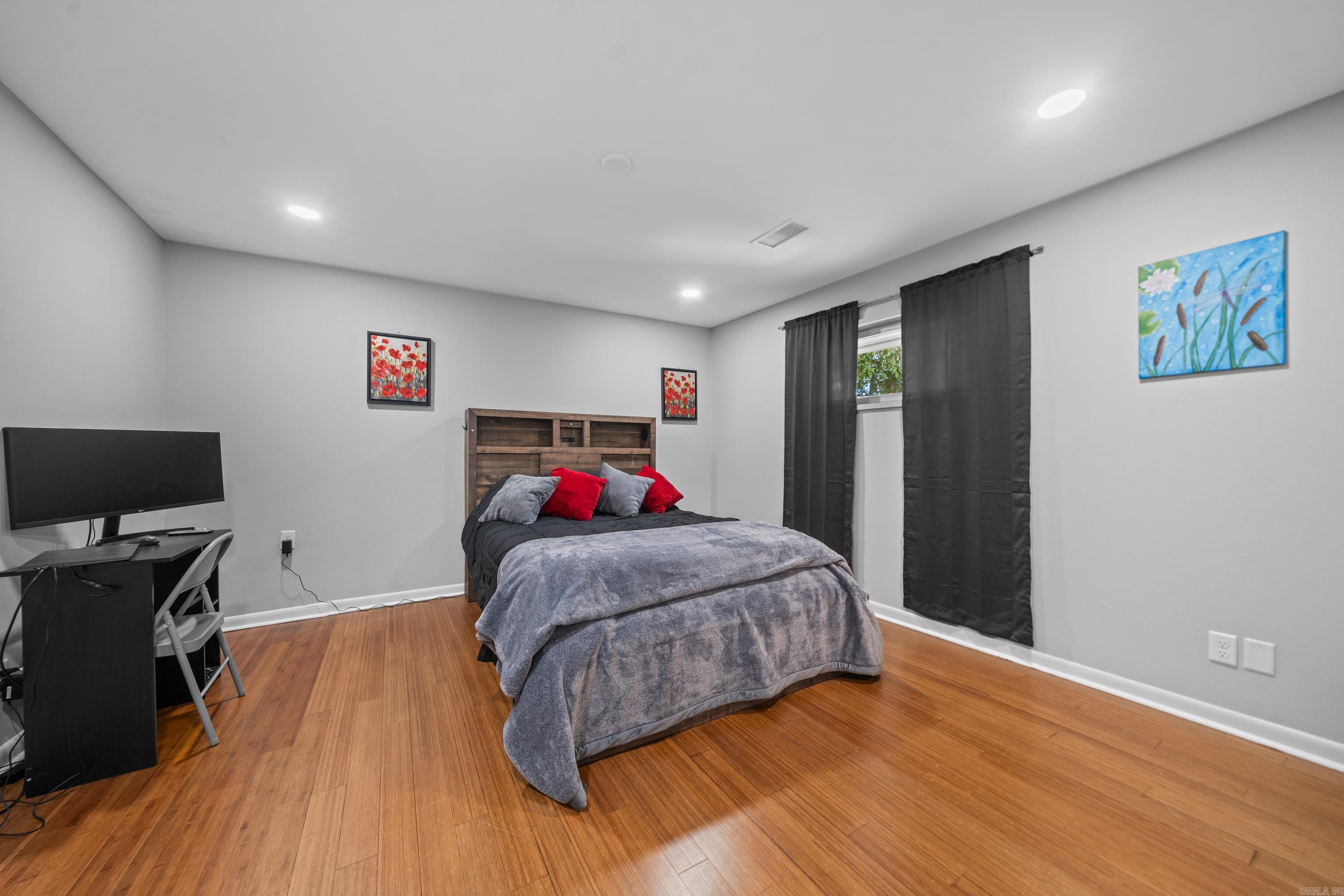 100 Bayou Point Hot Springs, AR 71913