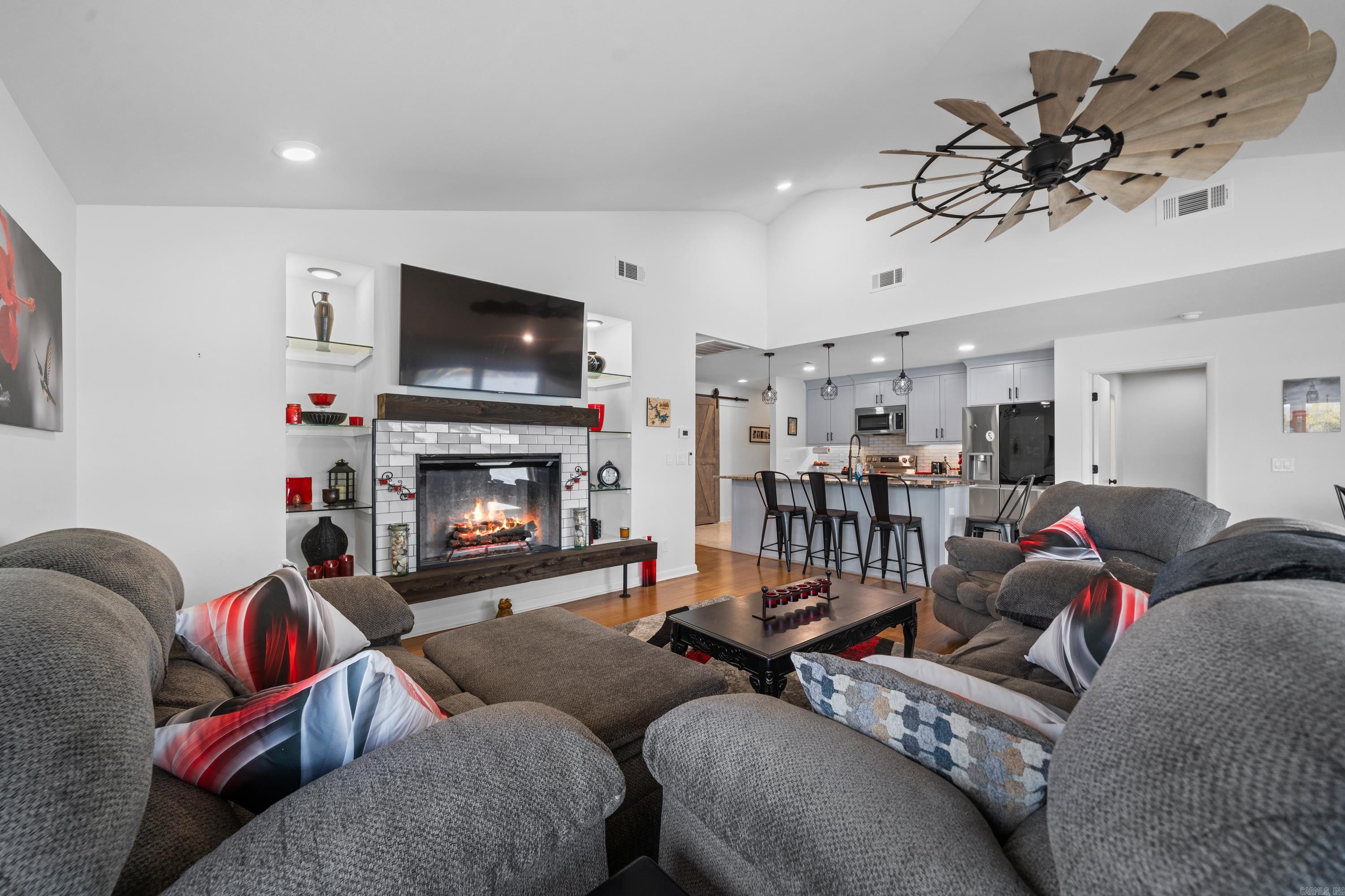 100 Bayou Point Hot Springs, AR 71913