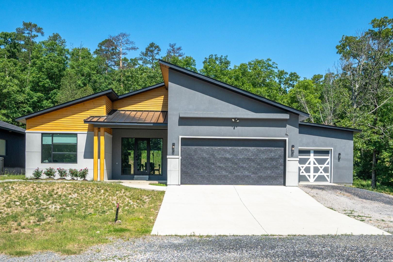 1221  Cedarglade Road  Hot Springs, AR