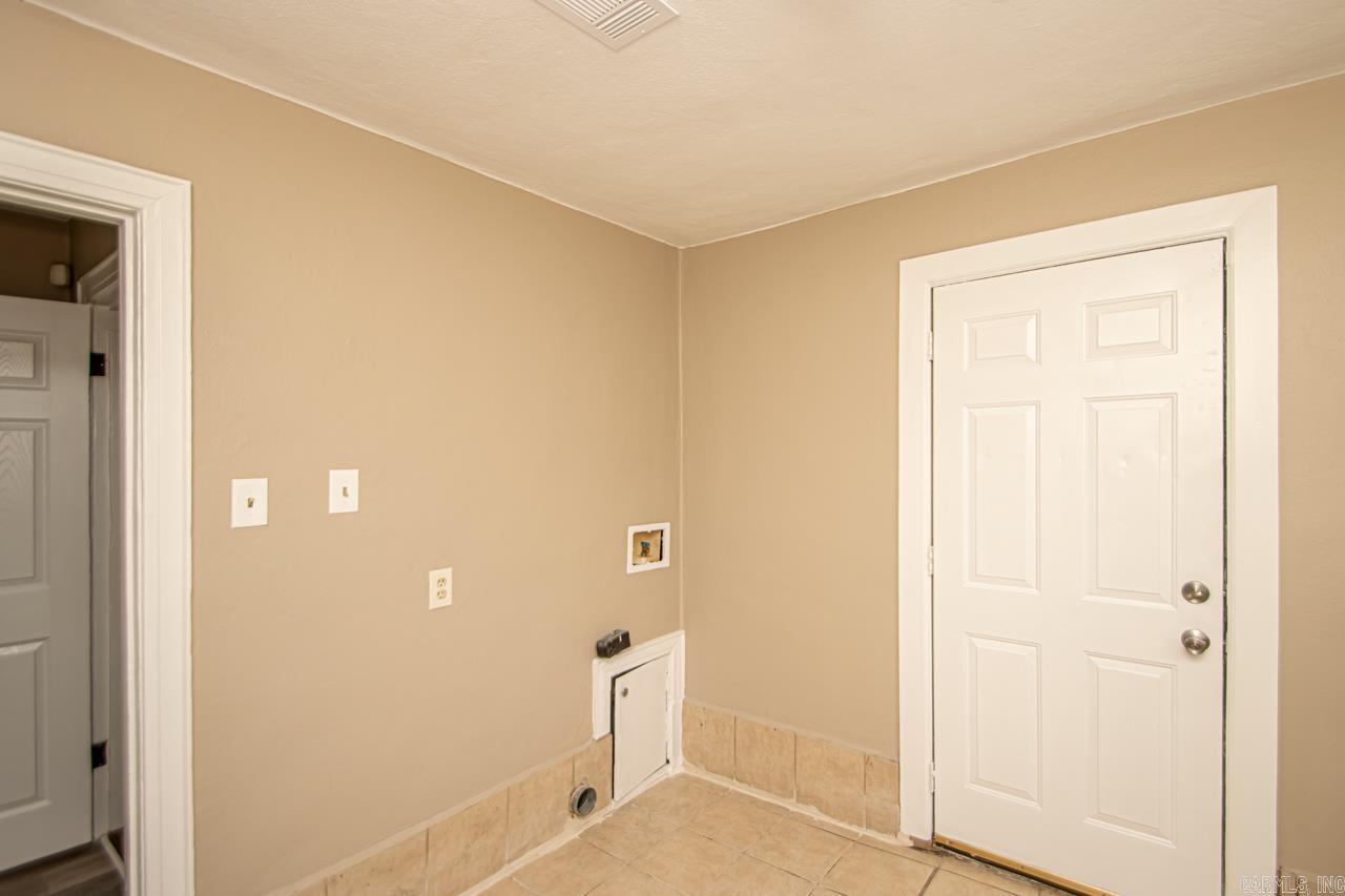 2712  Boulevard  Little Rock, AR