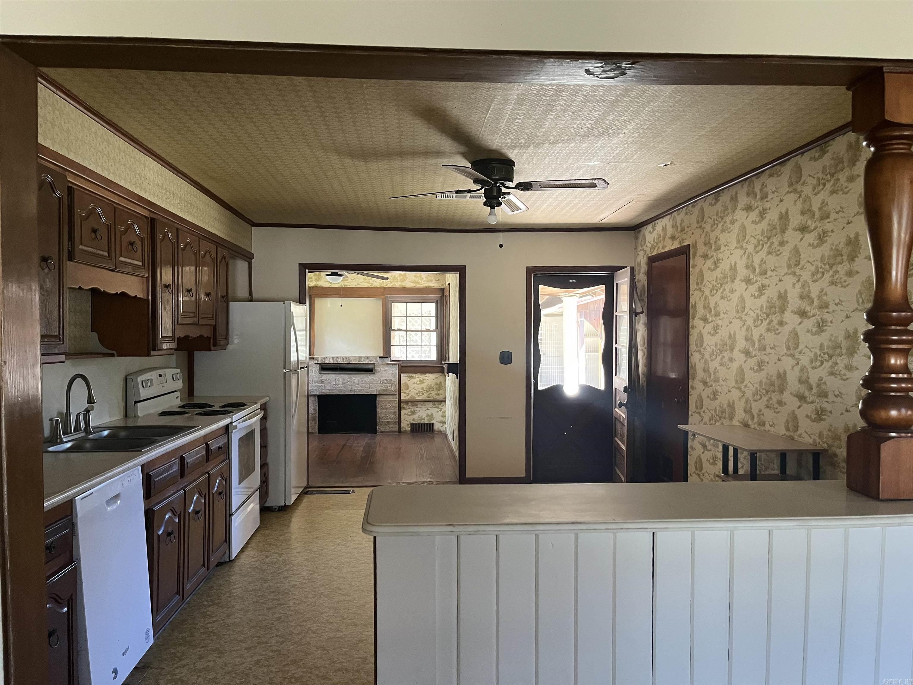 204 S 3RD  Glenwood, AR