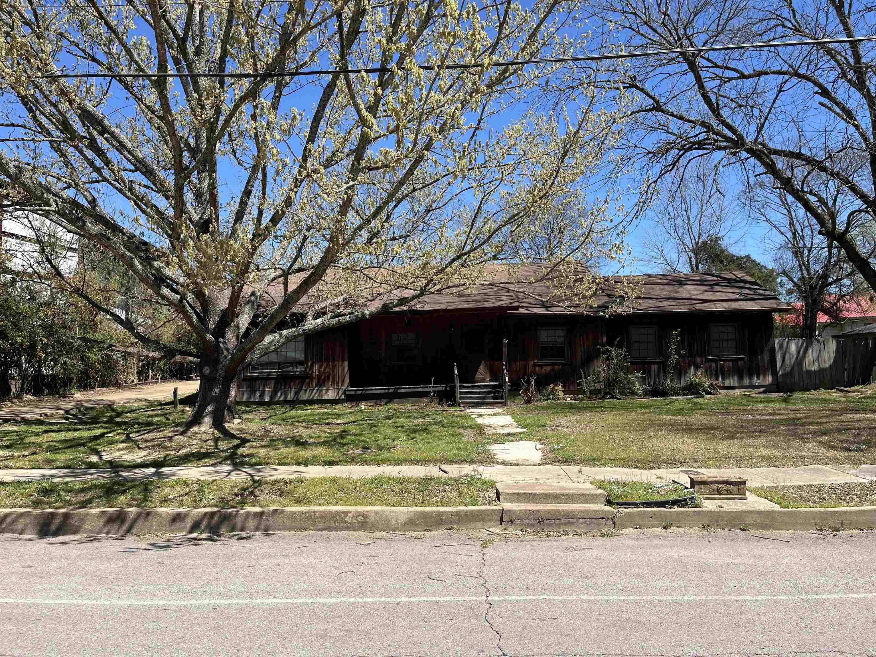 204 S 3RD  Glenwood, AR
