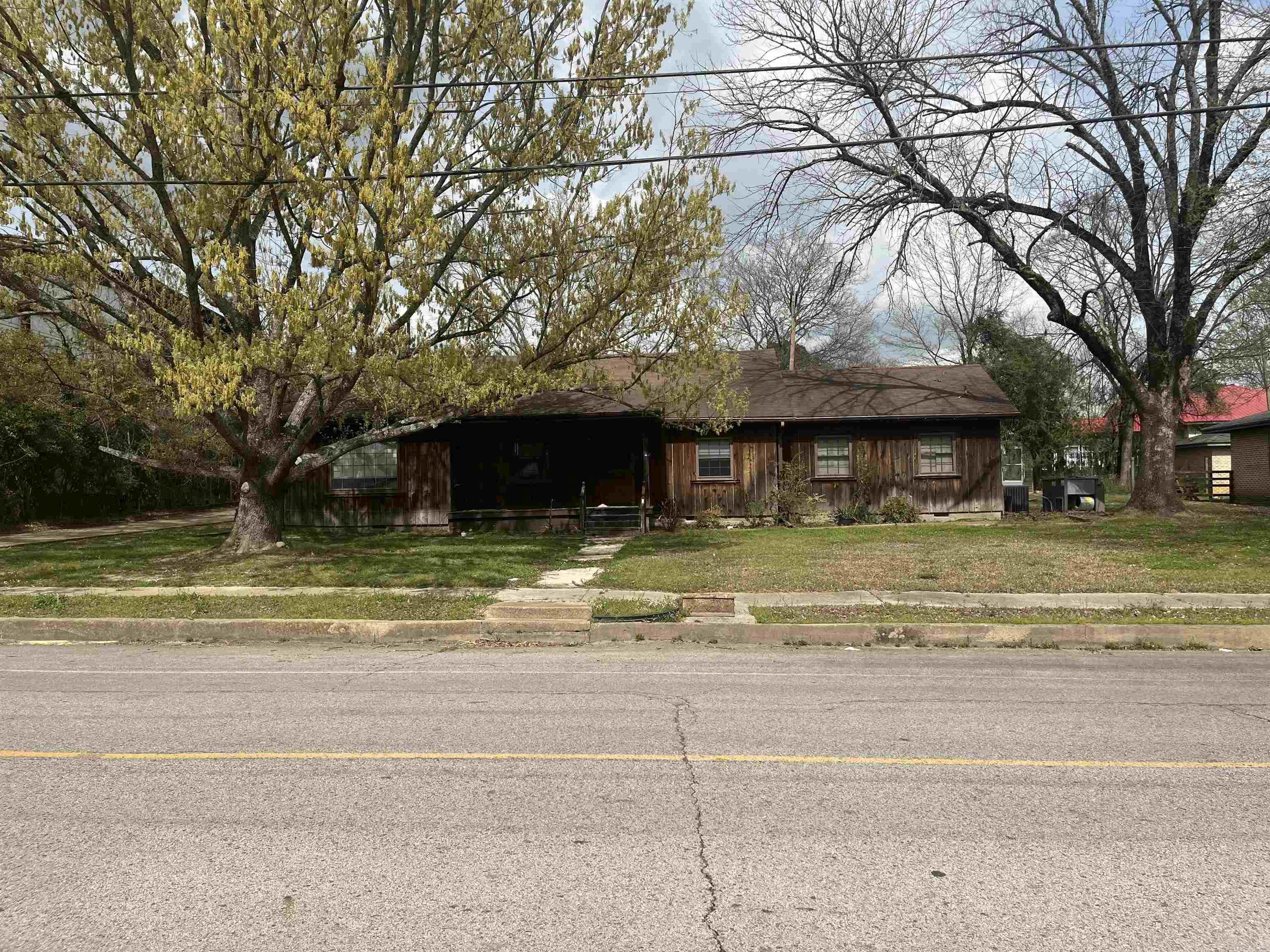 204 S 3RD  Glenwood, AR