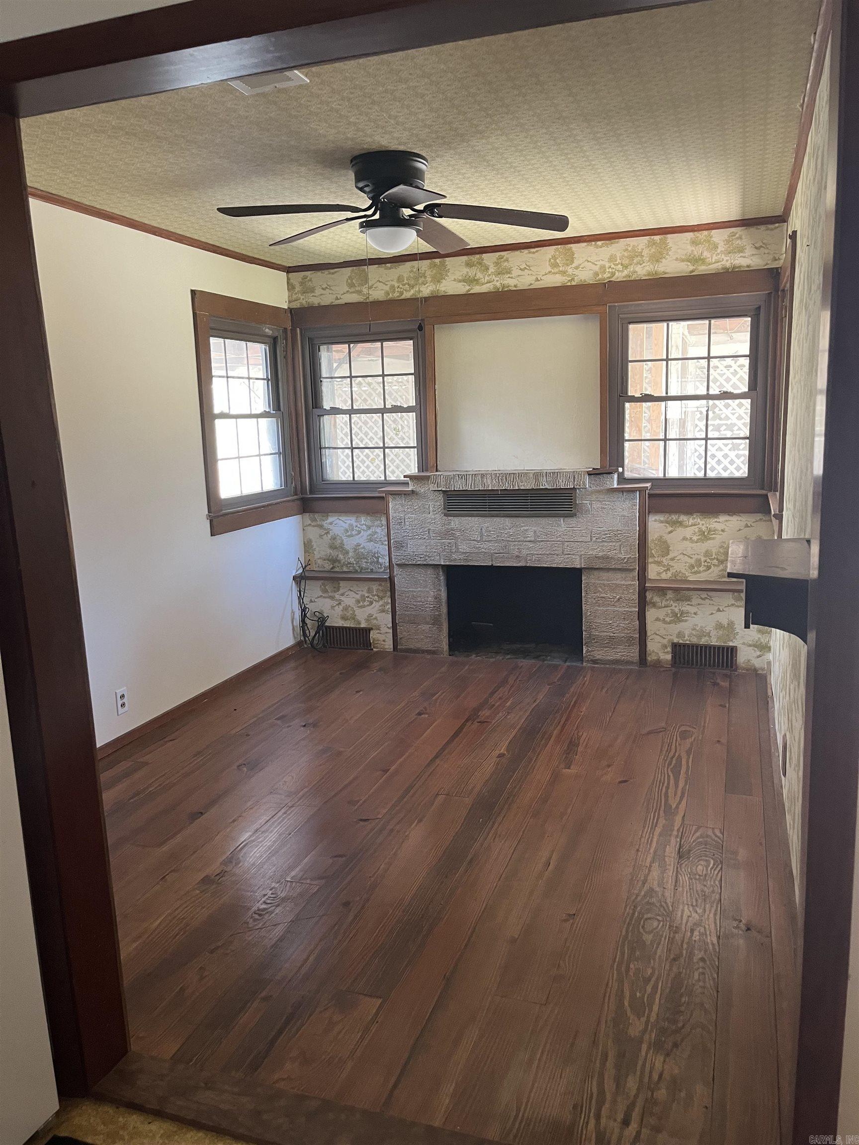 204 S 3RD  Glenwood, AR