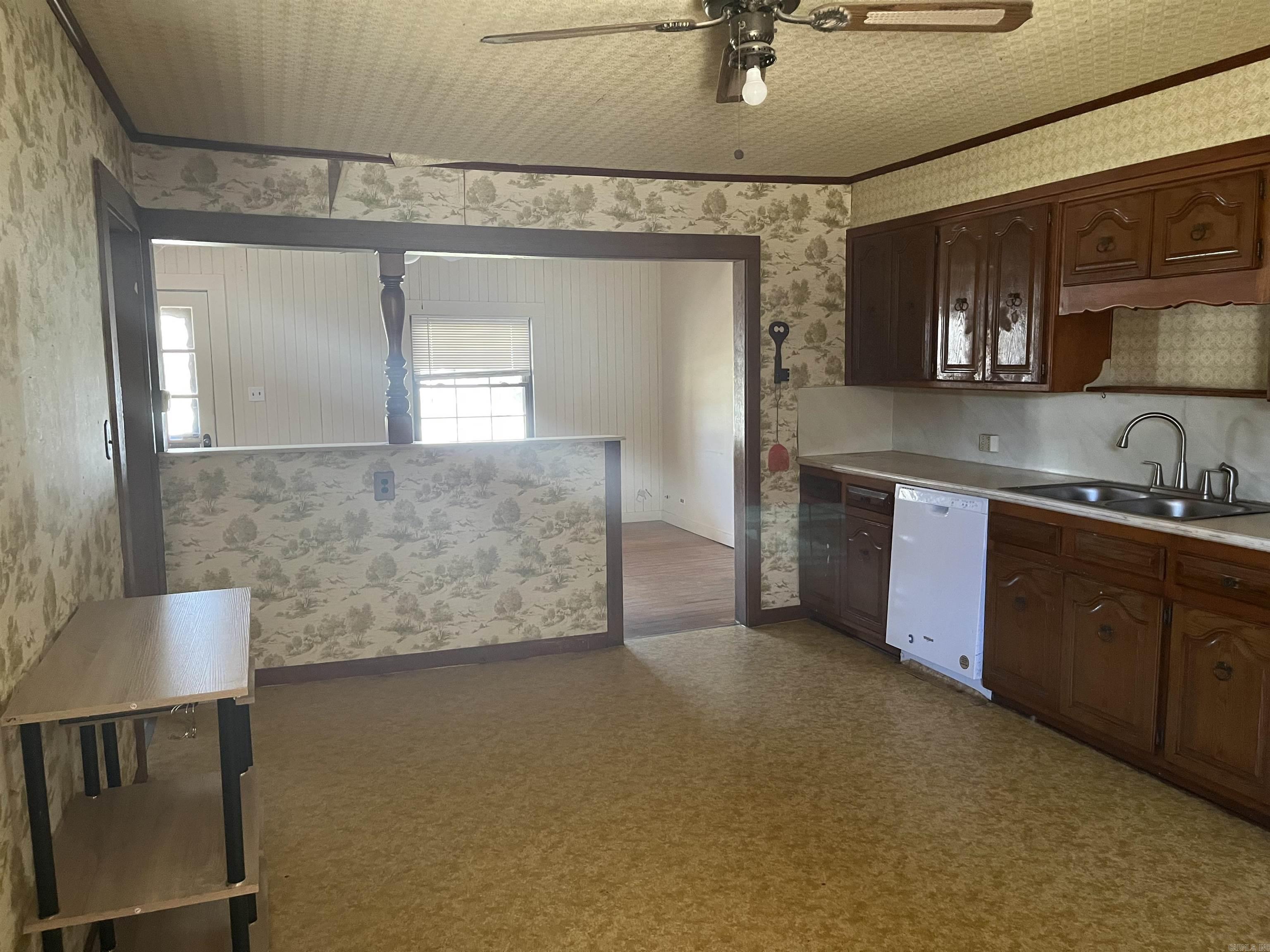 204 S 3RD  Glenwood, AR