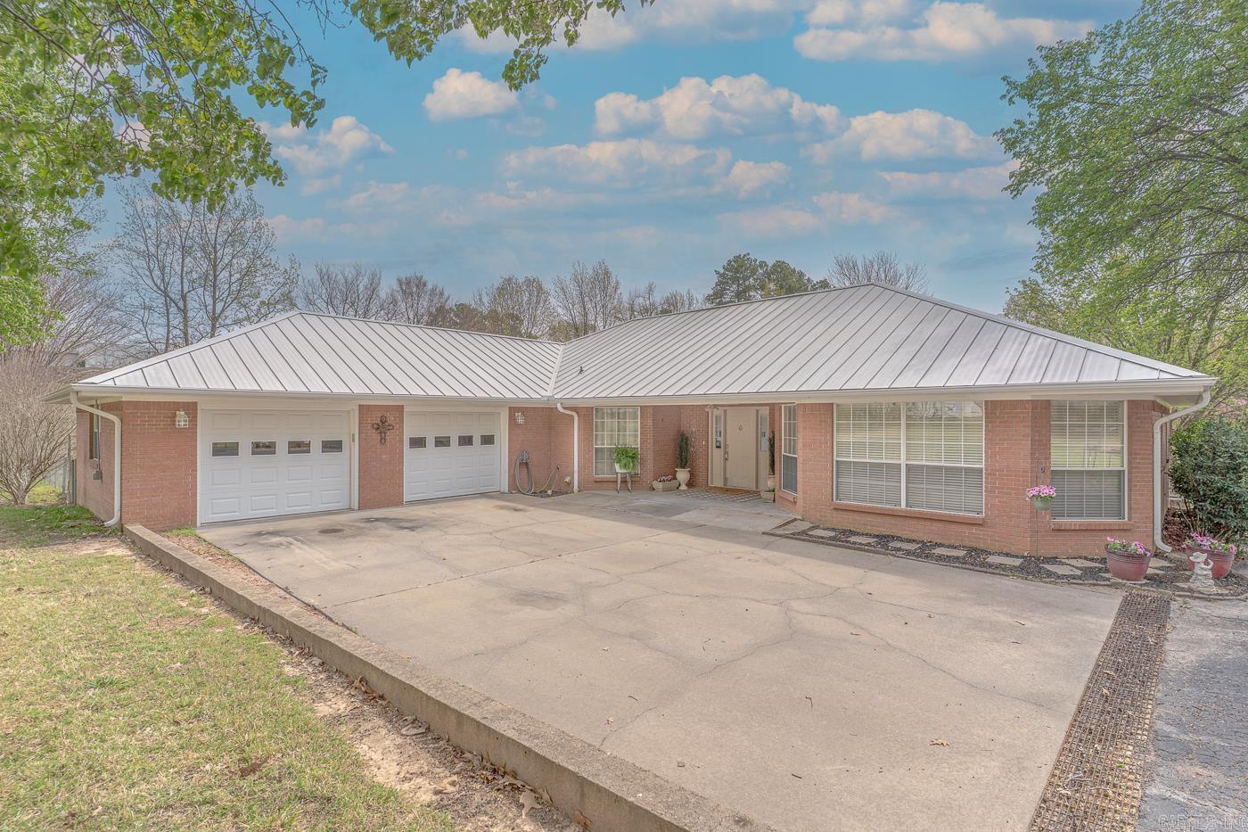2812  Finch  Paragould, AR