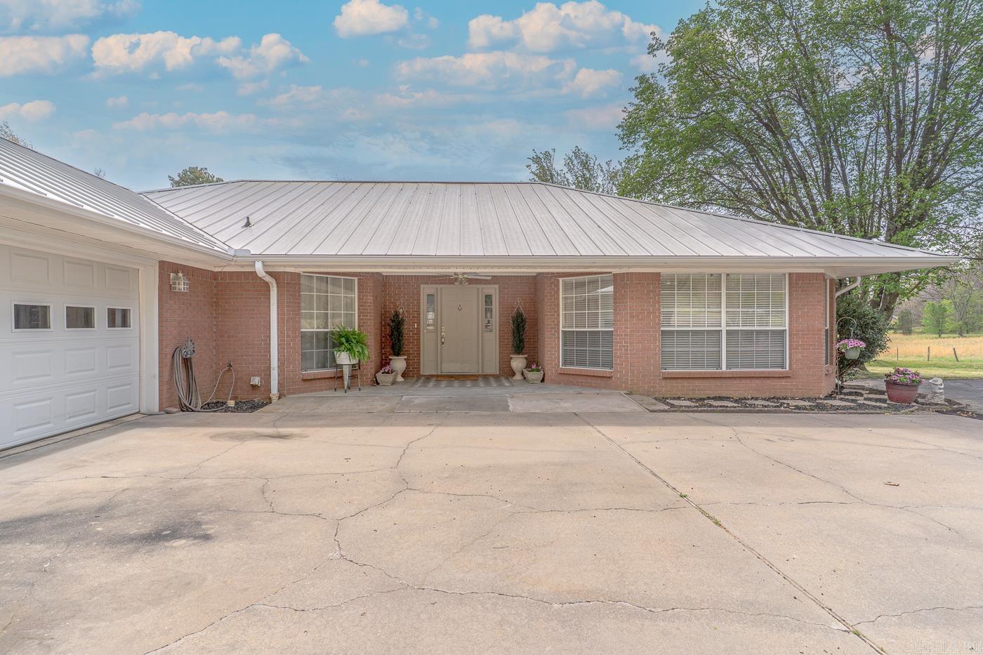 2812  Finch  Paragould, AR