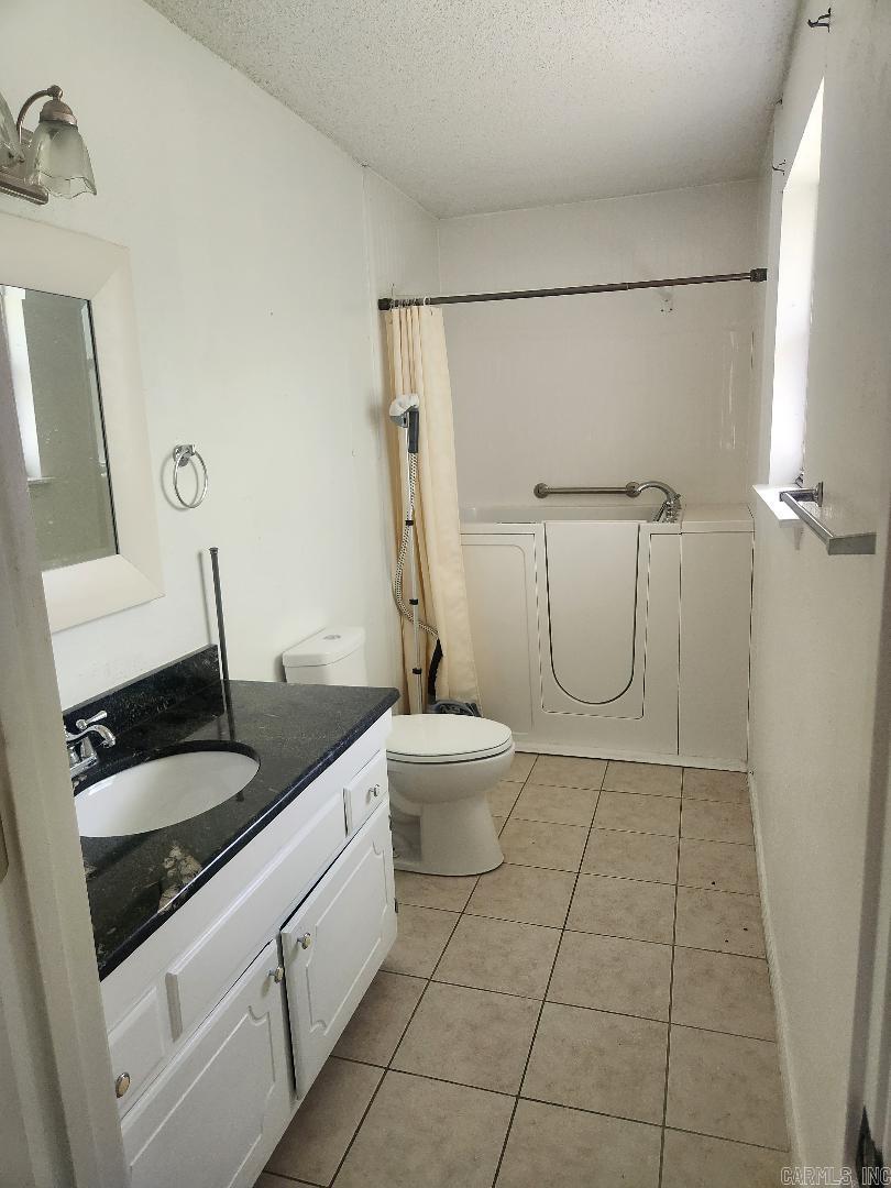 220  Cooper  Hot Springs, AR