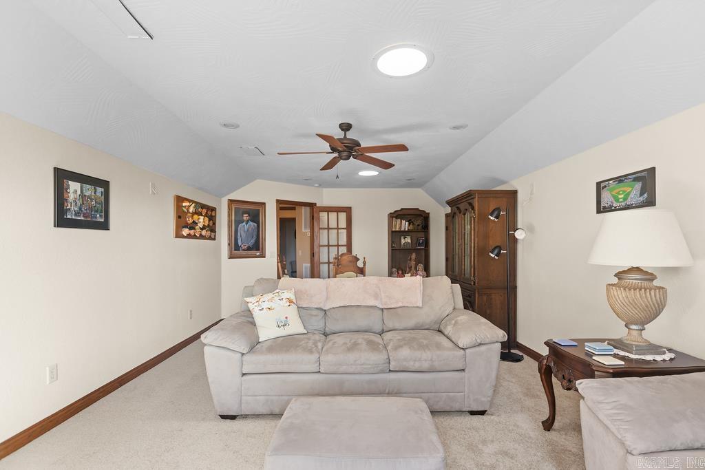 1211 CHESTNUT HILLS Drive Mountain Home, AR 72653