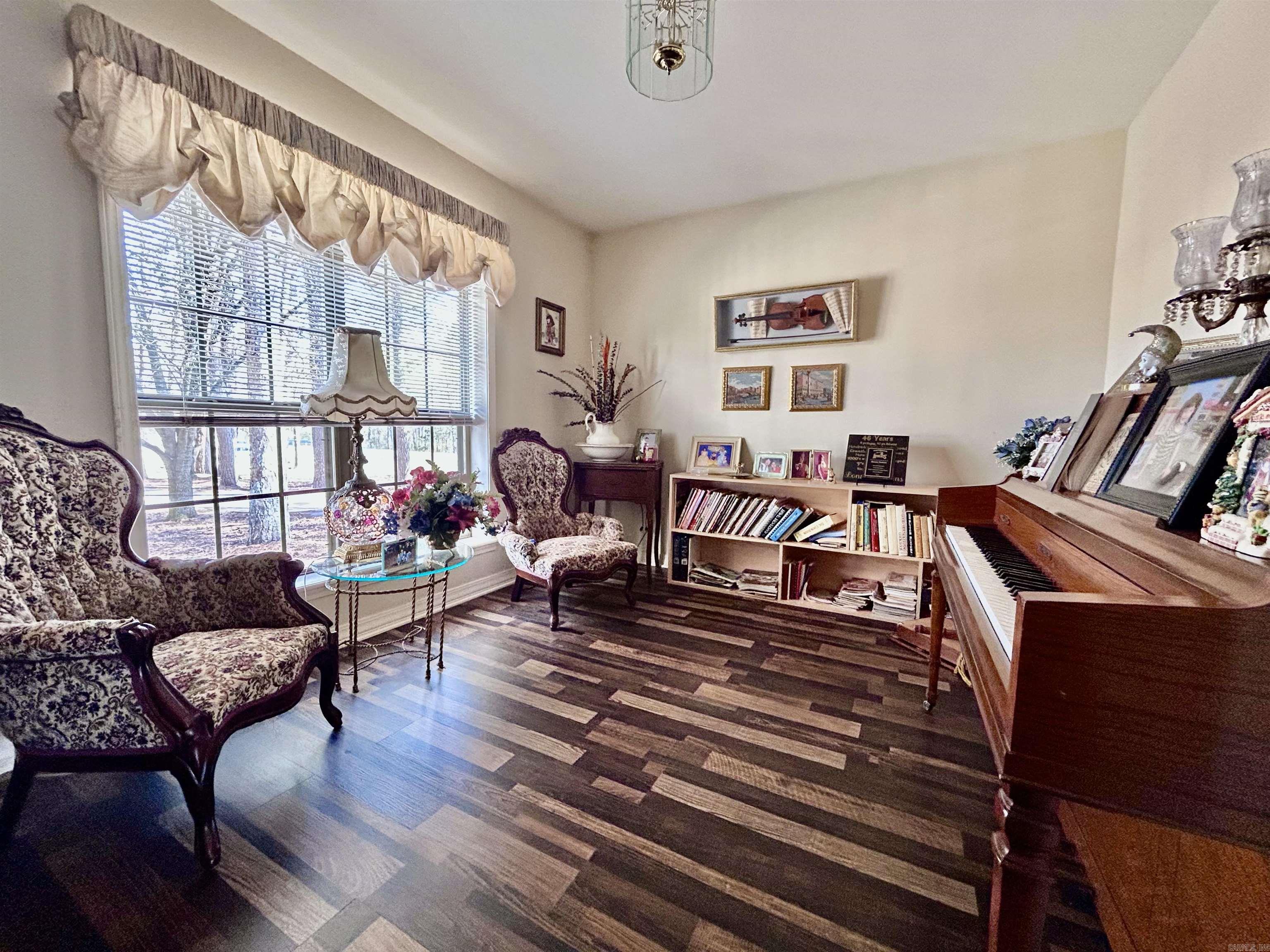 33 Violet Lane Russellville, AR 72802