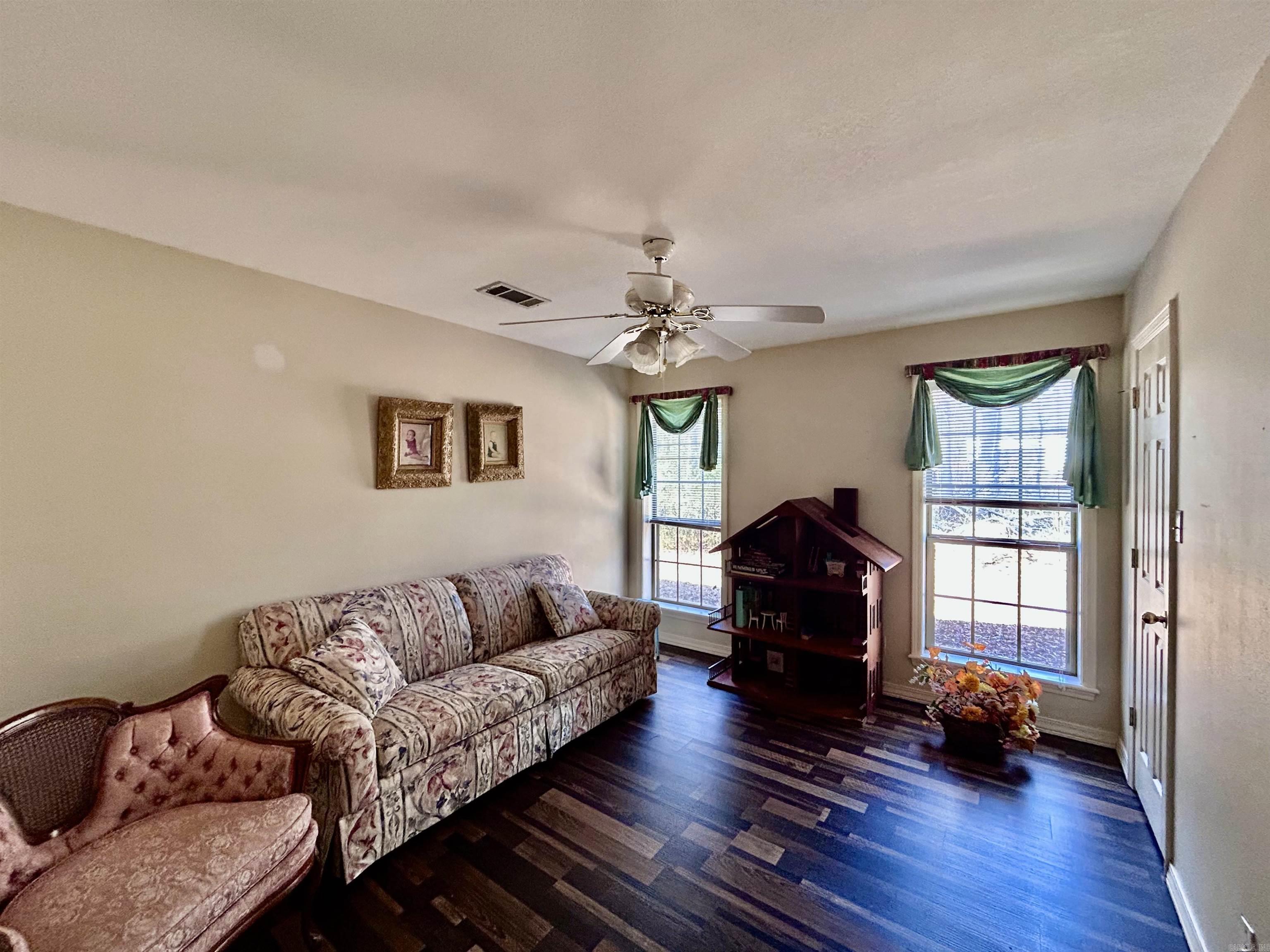 33 Violet Lane Russellville, AR 72802