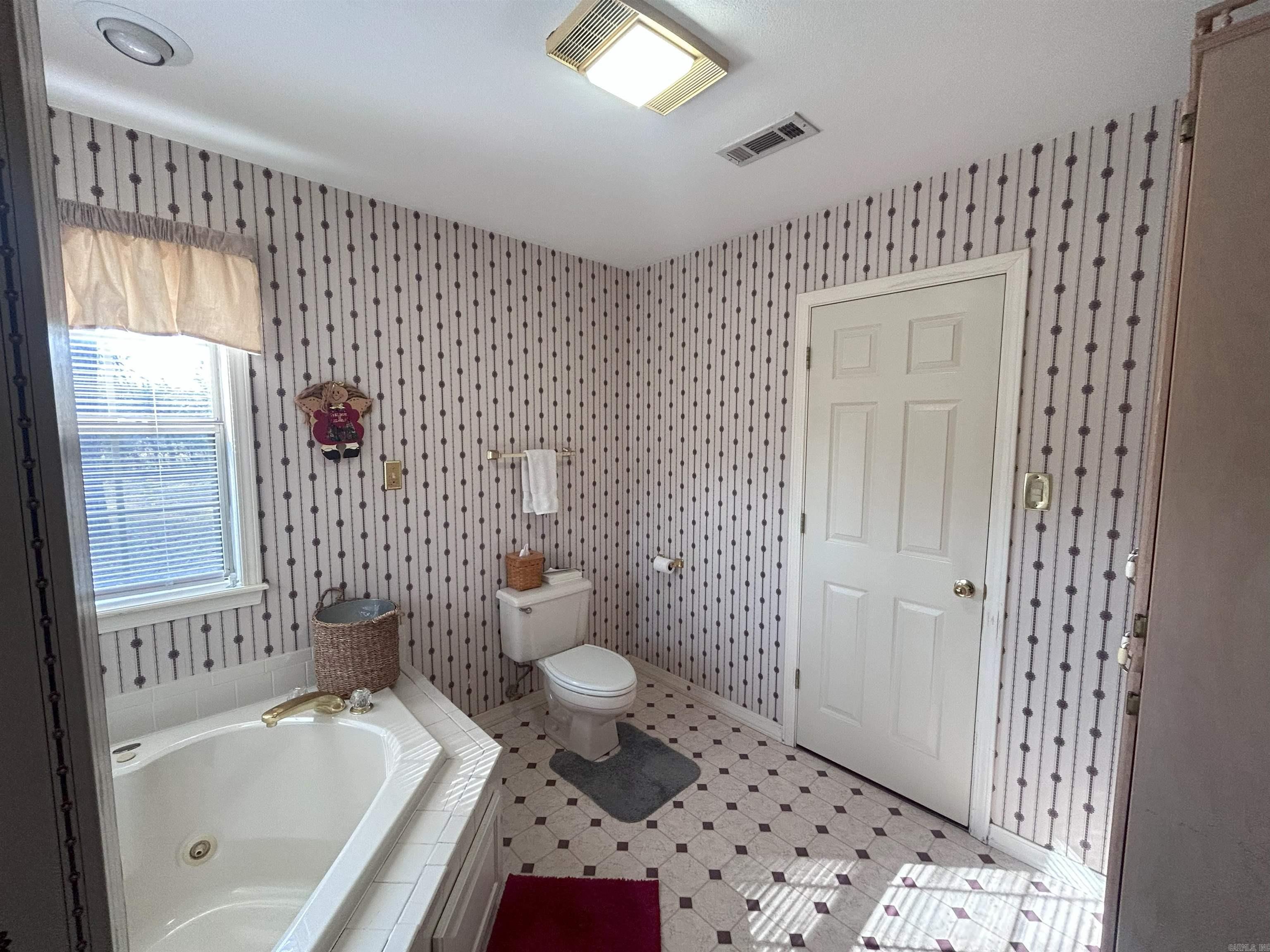 33 Violet Lane Russellville, AR 72802