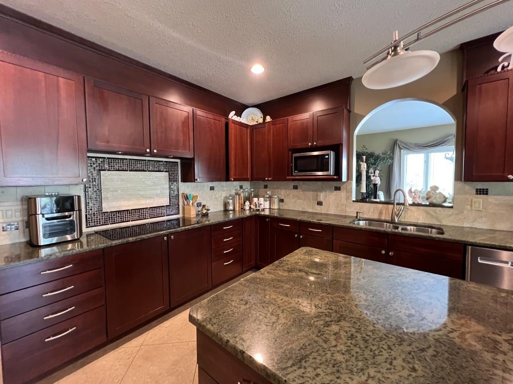 414  Airpark  Horseshoe Bend, AR